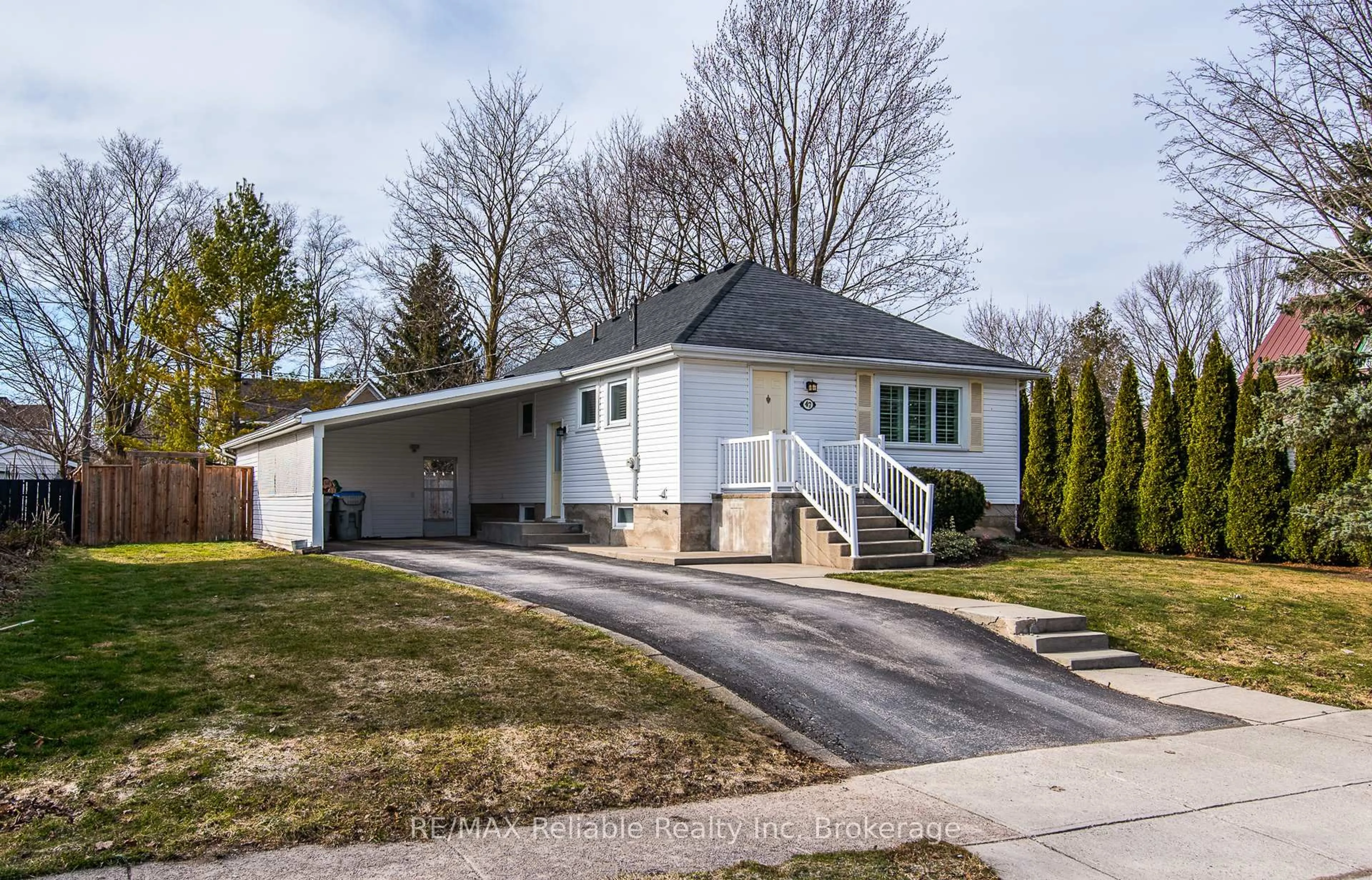 Home with vinyl exterior material, street for 47 West William St, Huron East Ontario N0K 1W0