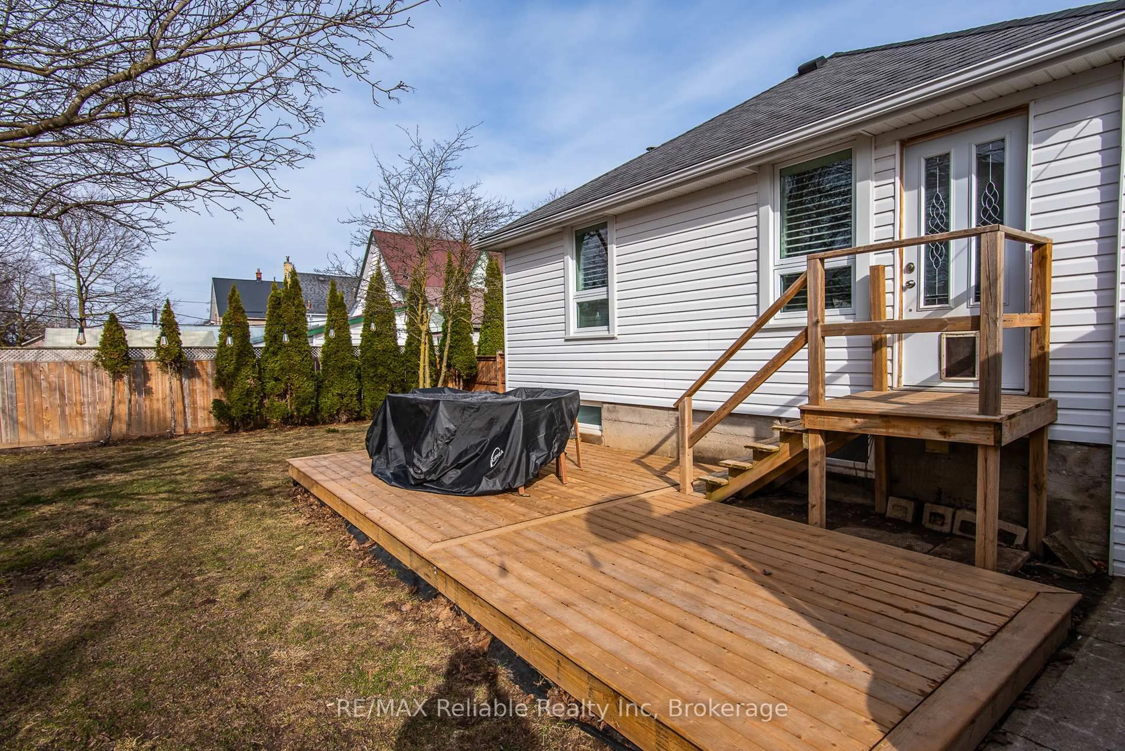 Patio, street for 47 West William St, Huron East Ontario N0K 1W0
