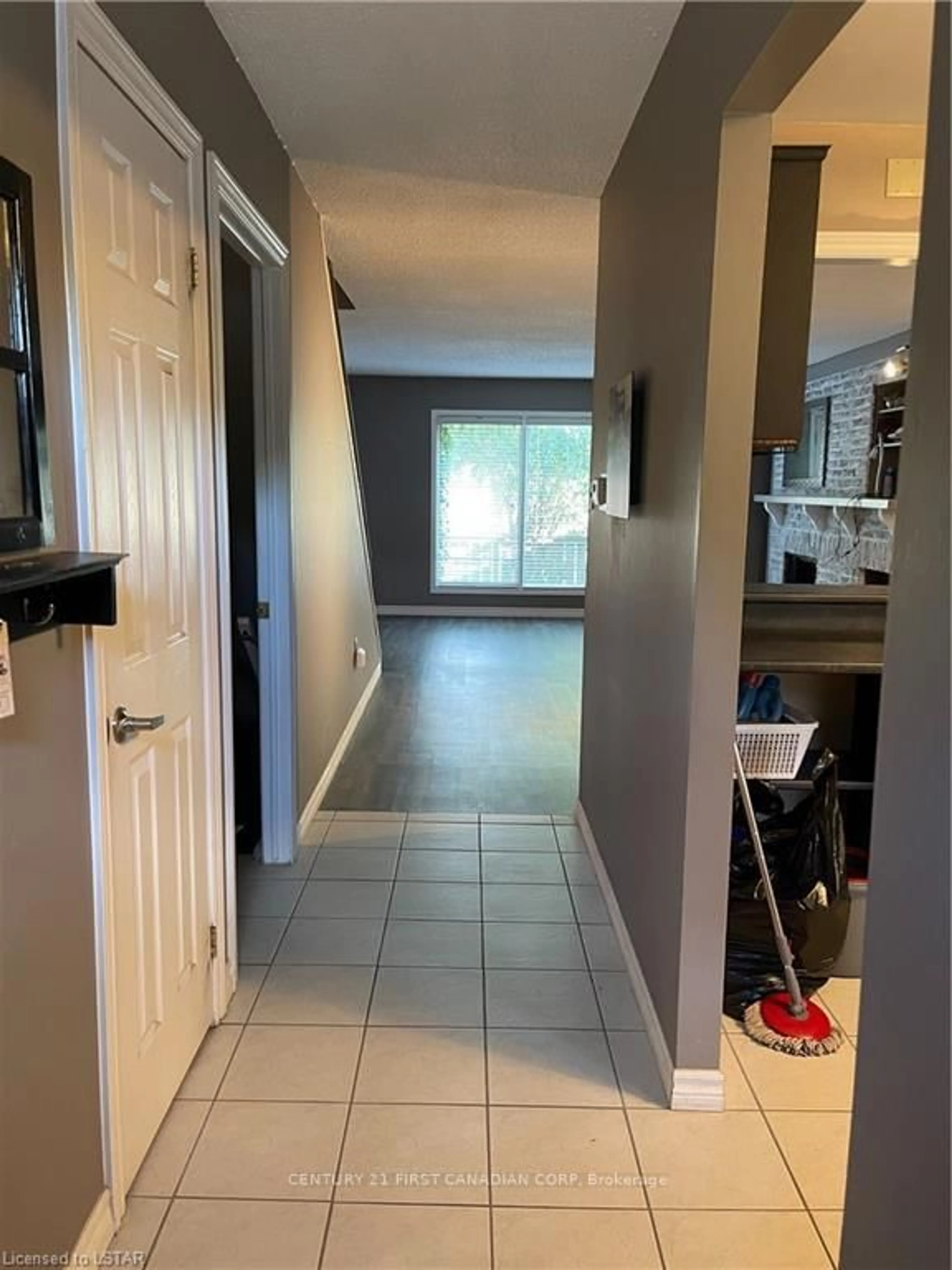 Indoor entryway for 710 Wonderland Rd, London South Ontario N6K 1L8
