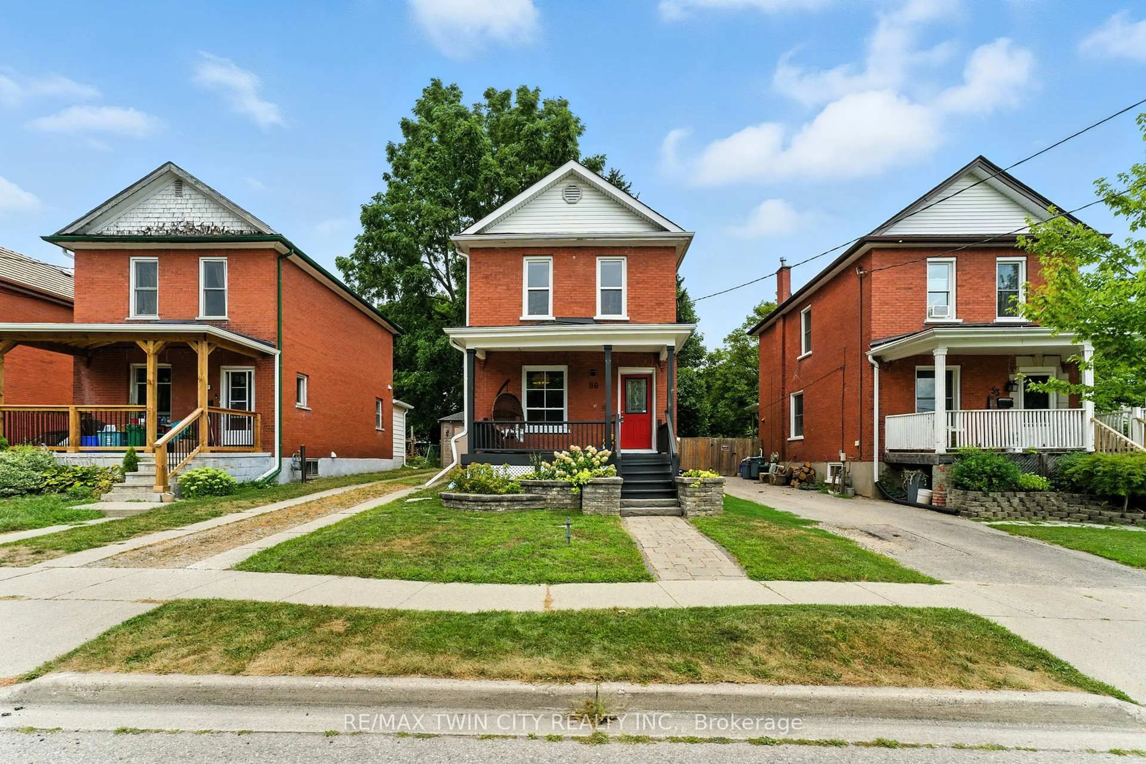 Home with brick exterior material, street for 55 Lowell St, Cambridge Ontario N1R 5E2