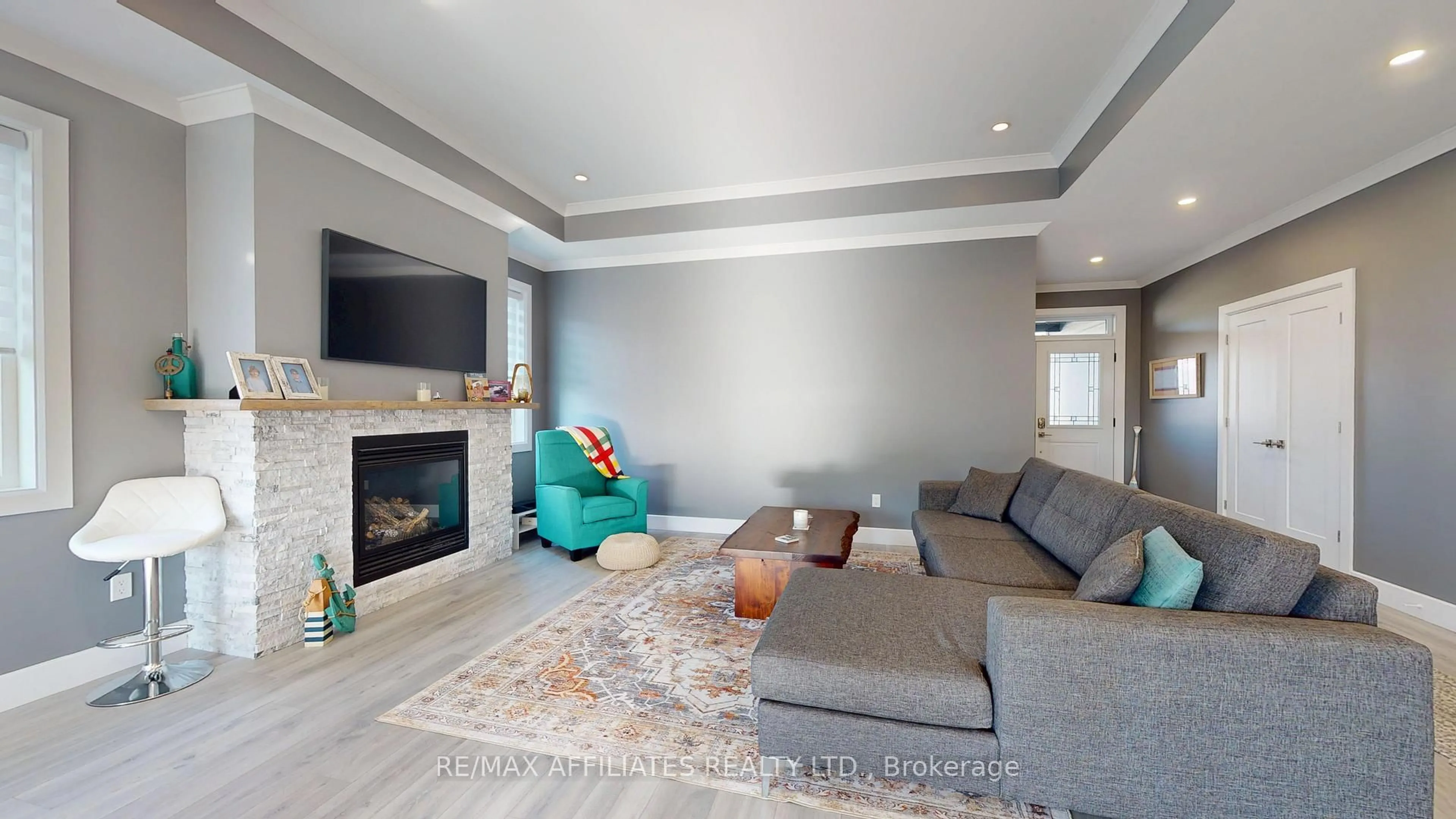 Living room with furniture, unknown for 1066 Shearer Dr, Brockville Ontario K6V 7K1