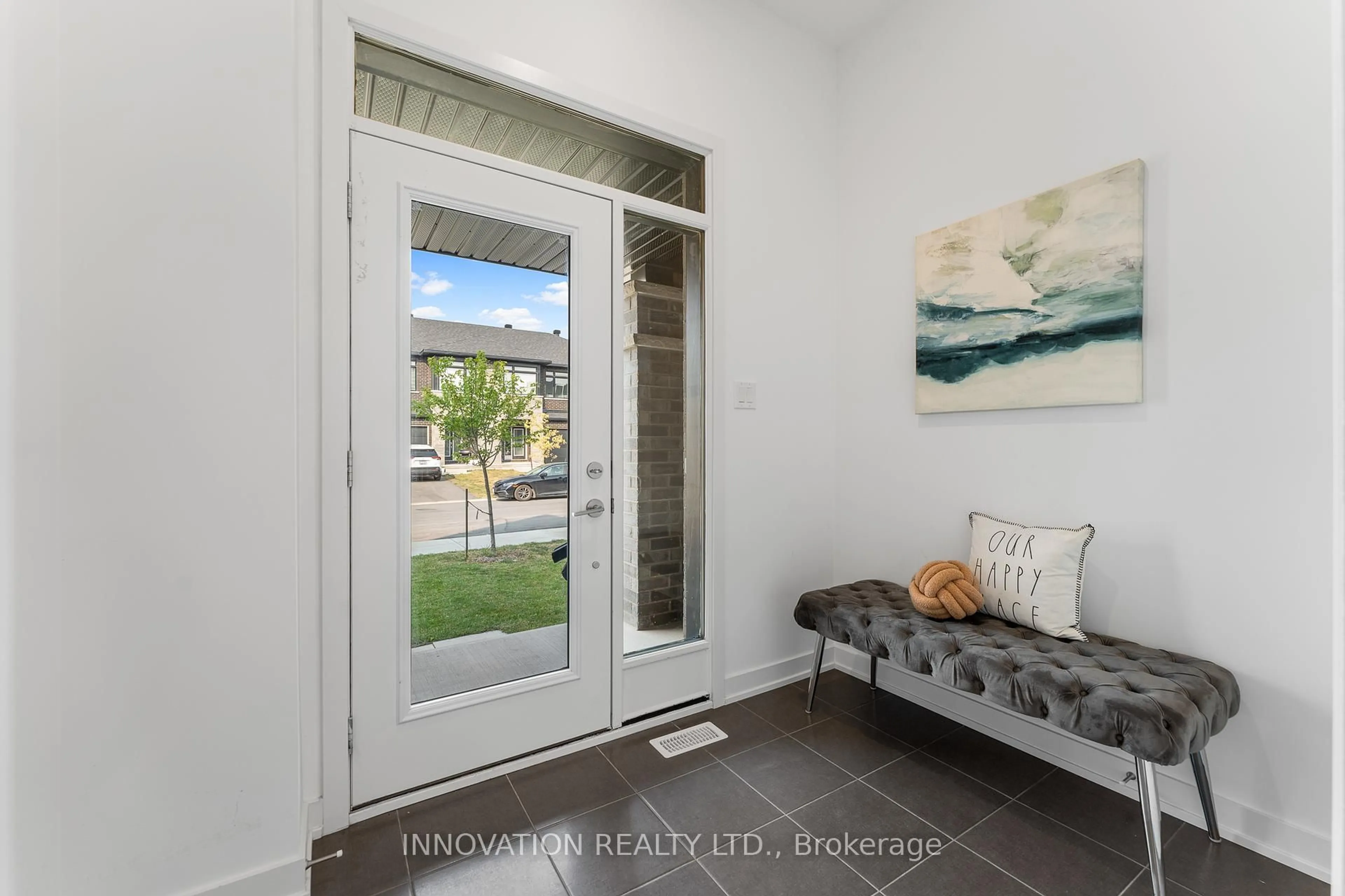 Indoor entryway for 226 Finsbury Ave, Ottawa Ontario K2S 2X9