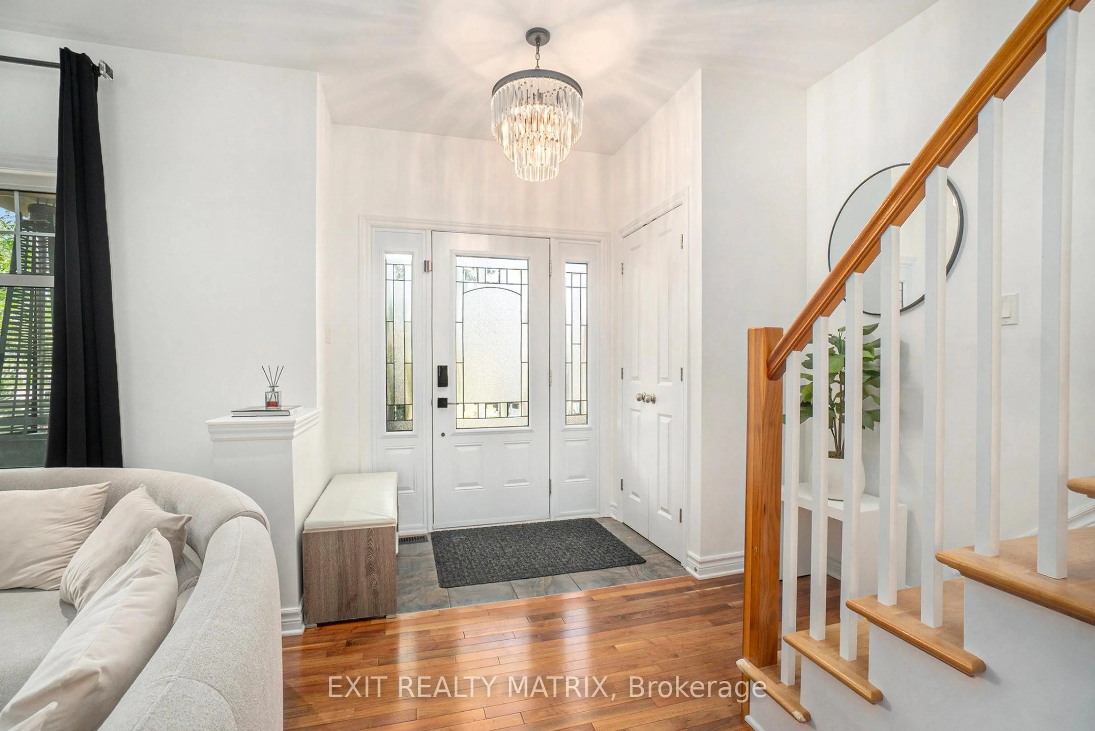 Indoor entryway for 89 South Indian Dr, The Nation Ontario K0A 2M0