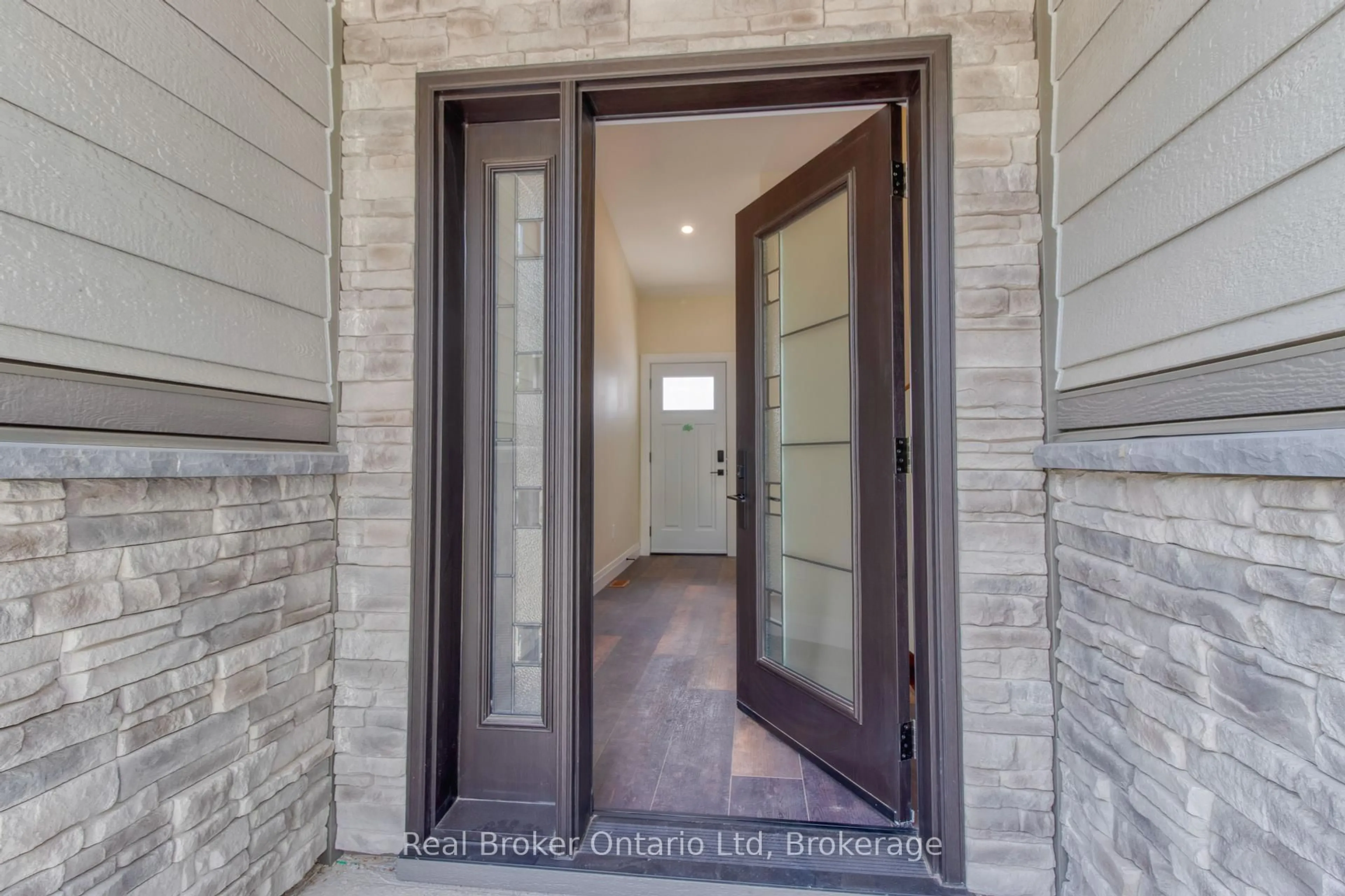 Indoor entryway for 397600 10th Concession Rd, Meaford Ontario N4K 5N8