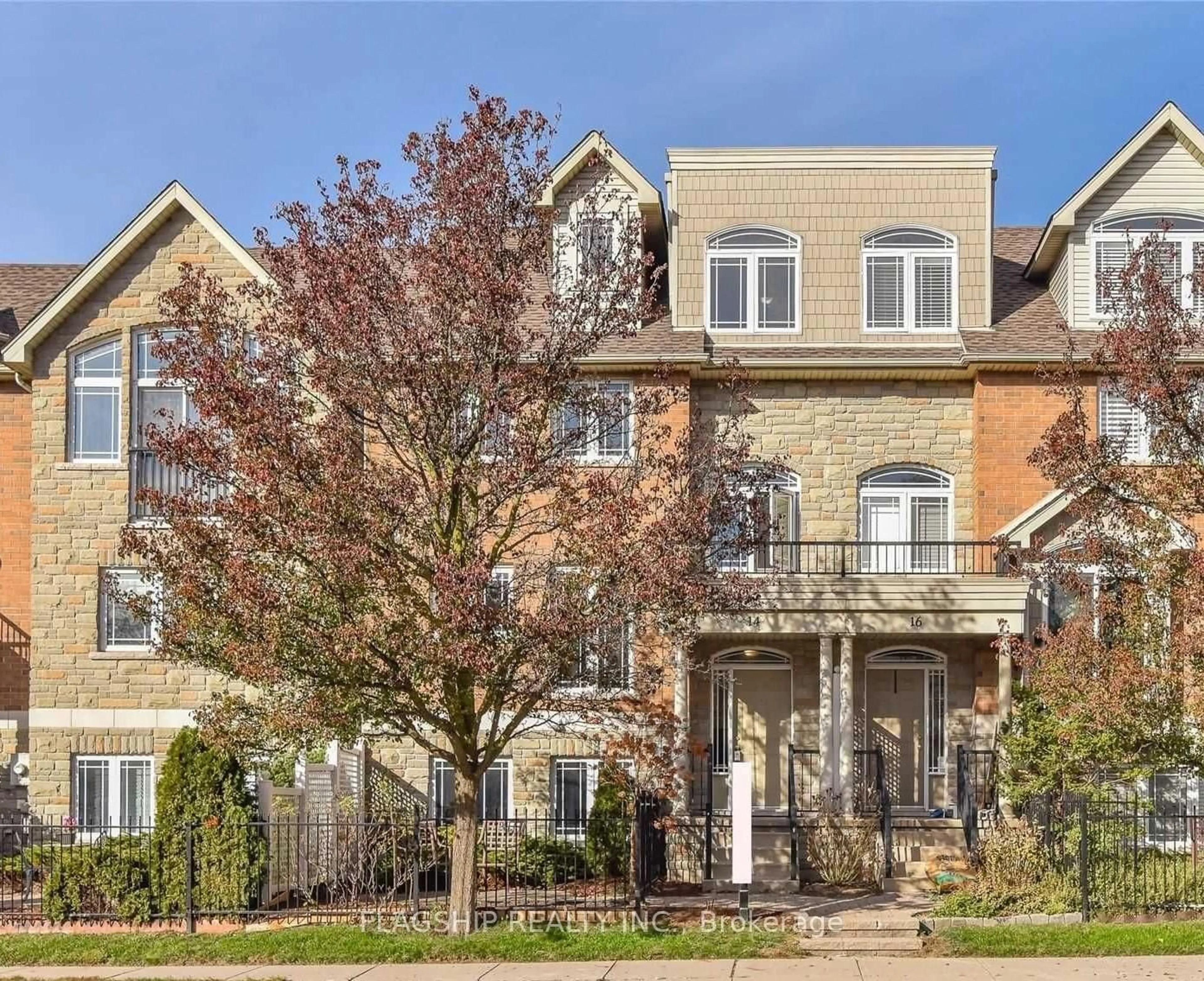 Home with brick exterior material, street for 14 Bruce St, Cambridge Ontario N1R 8M8
