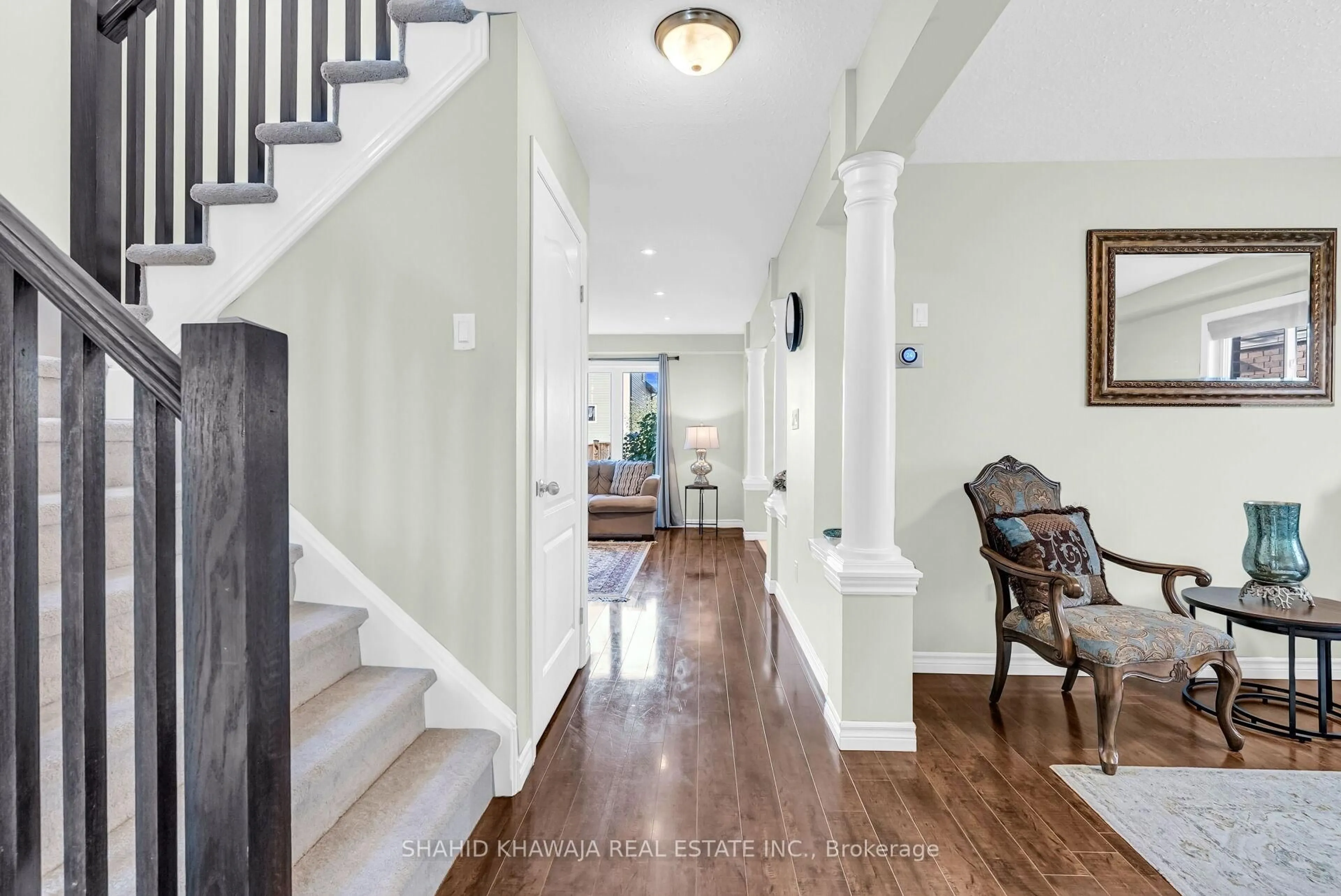 Indoor entryway for 38 Woodbine Ave, Kitchener Ontario N2R 1V9