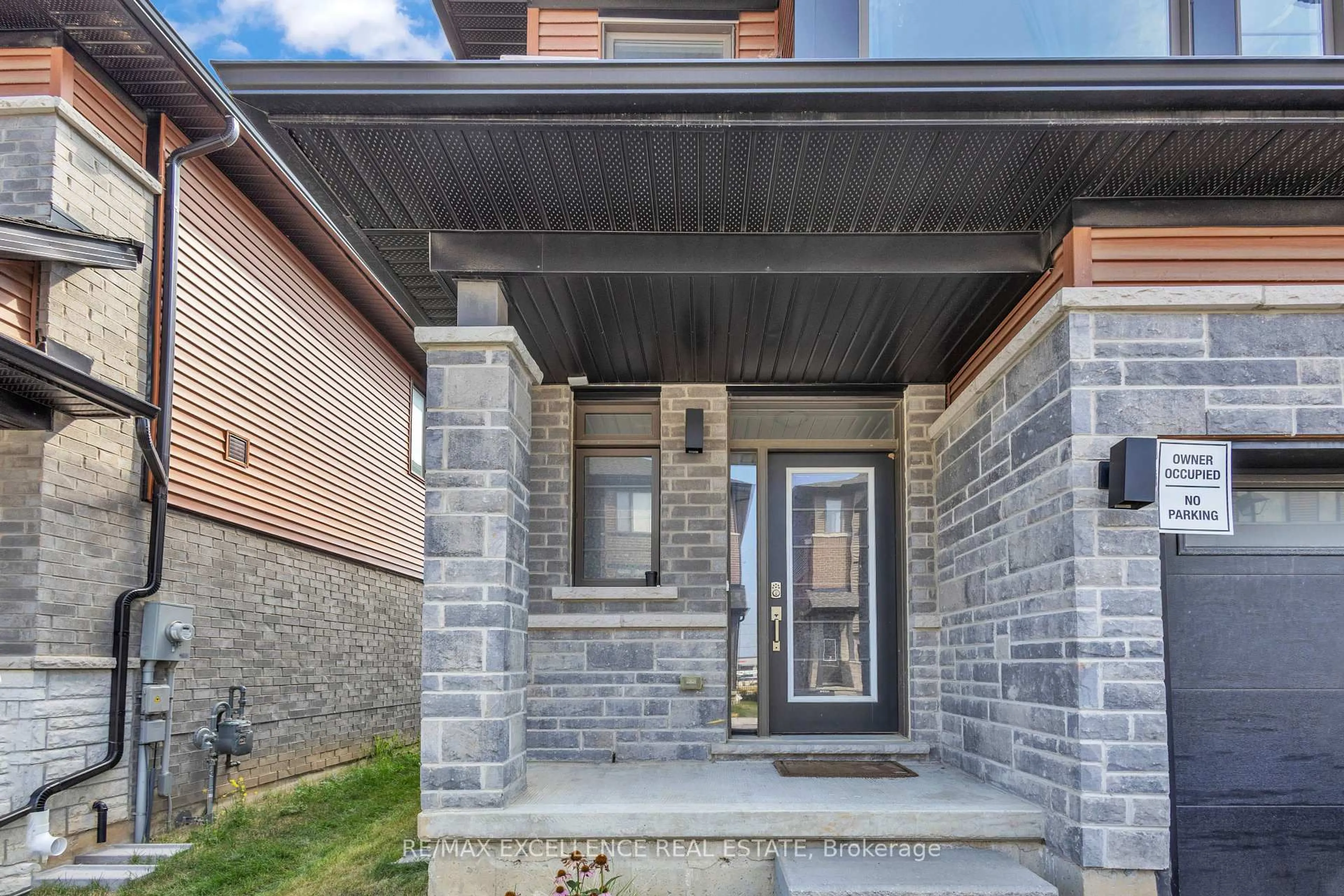 Home with brick exterior material, street for 120 Court Dr #84, Brant Ontario N3L 0N2