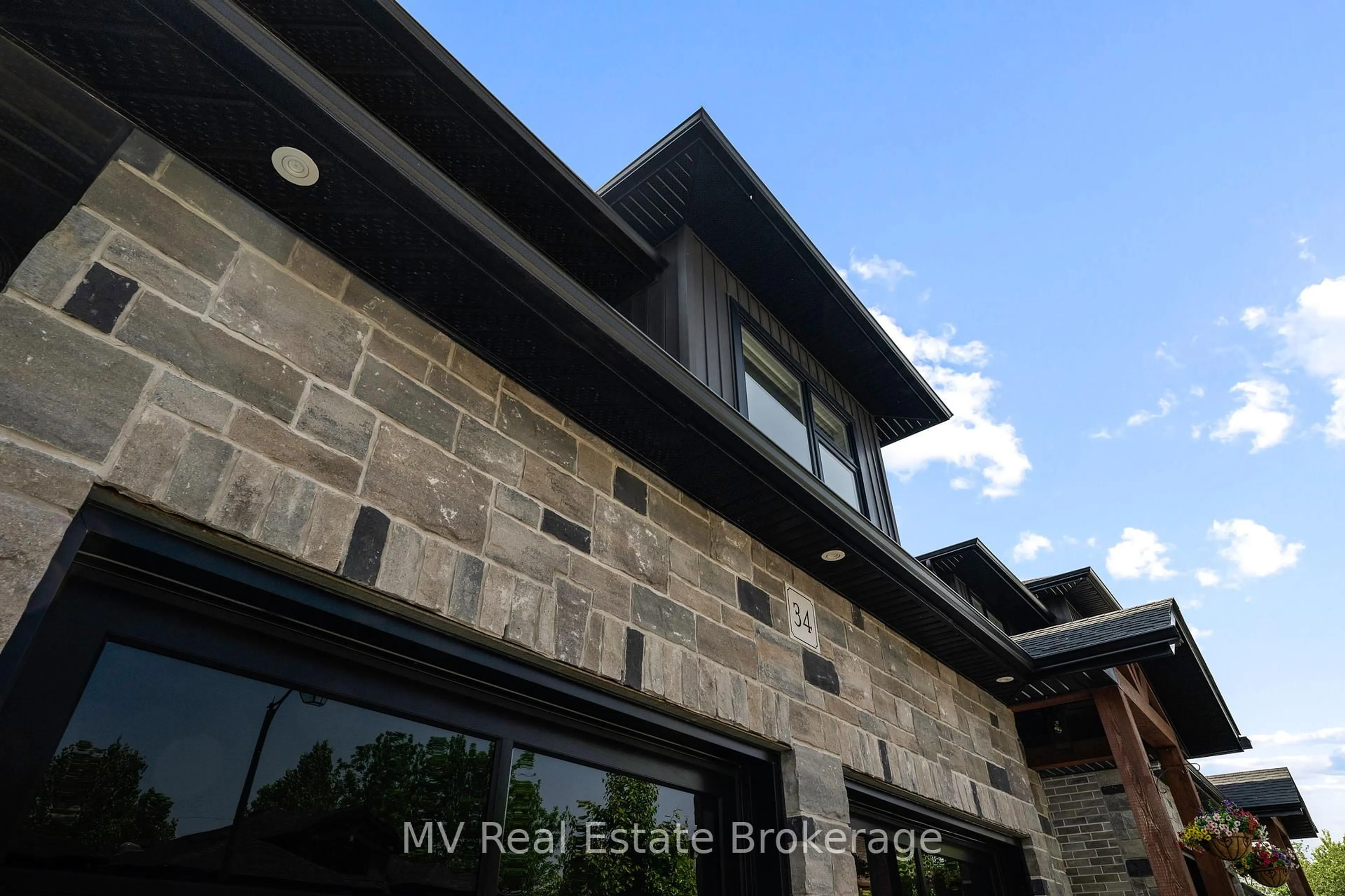 Home with brick exterior material, building for 34 Creekside Terrace Private, Centre Wellington Ontario N1M 0H4