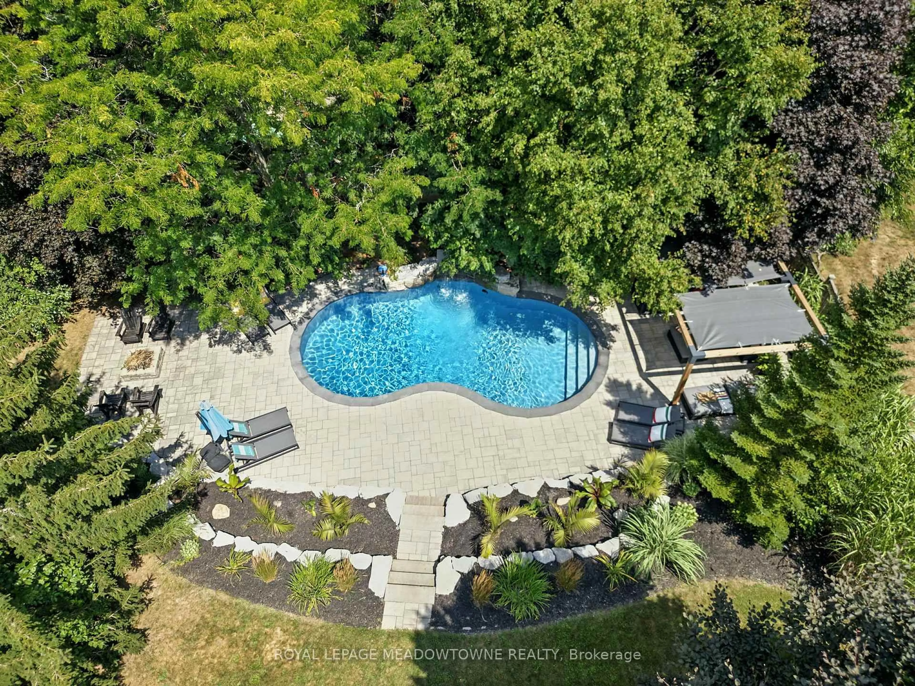 Pool for 18 Vanstraalen St, Hamilton Ontario L0R 1H3
