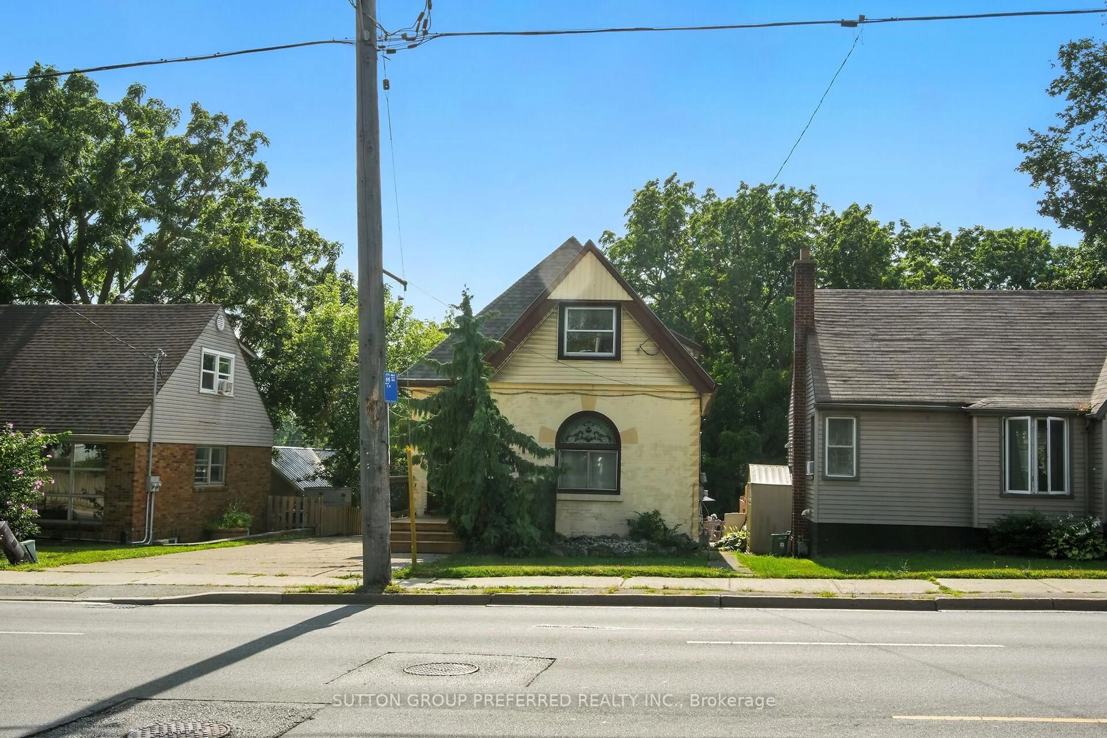 Unknown for 583 Highbury Ave, London East Ontario N5W 4K6