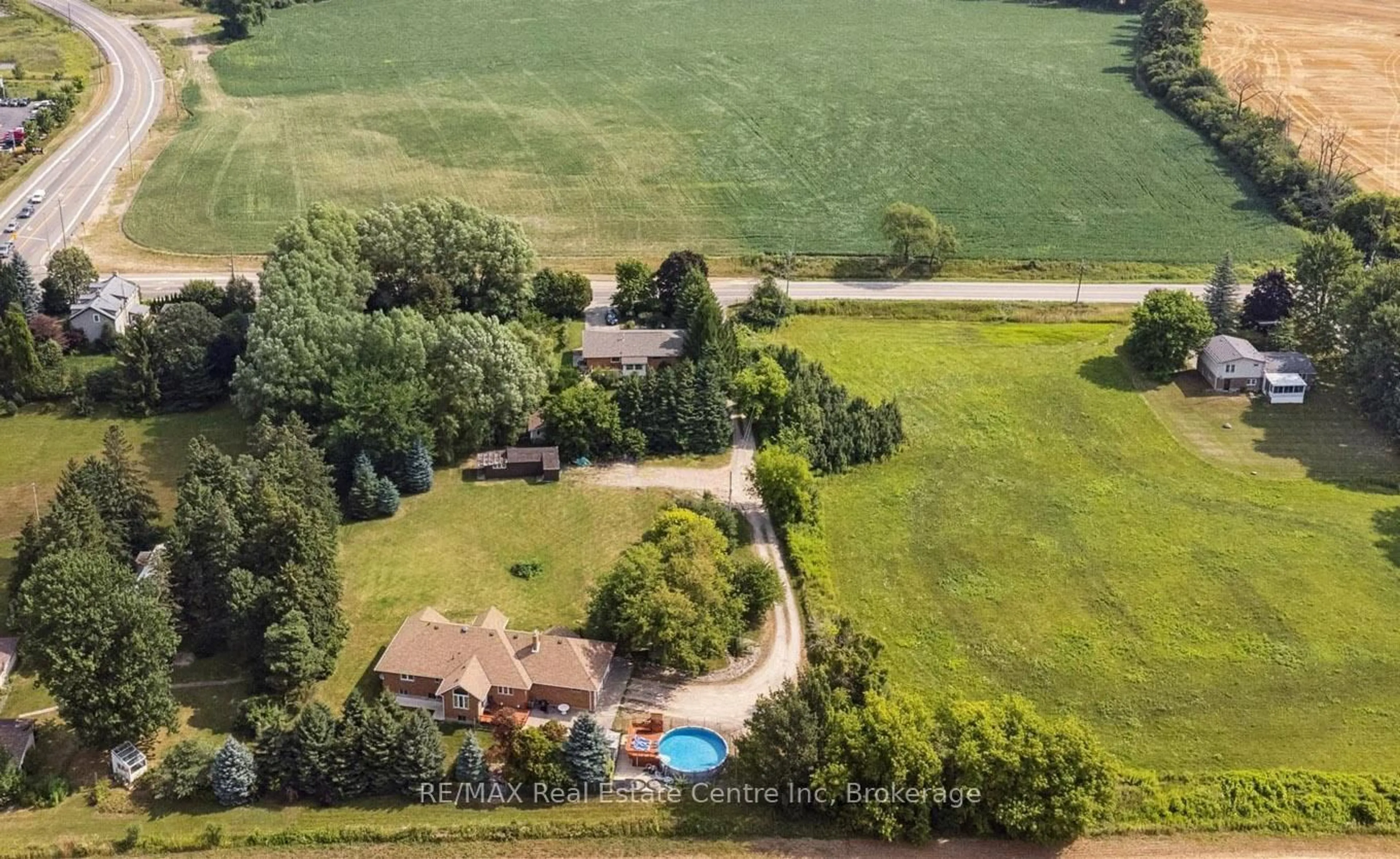 A pic from outside/outdoor area/front of a property/back of a property/a pic from drone, water/lake/river/ocean view for 5044 WHITELAW Rd, Guelph/Eramosa Ontario N1H 6J3