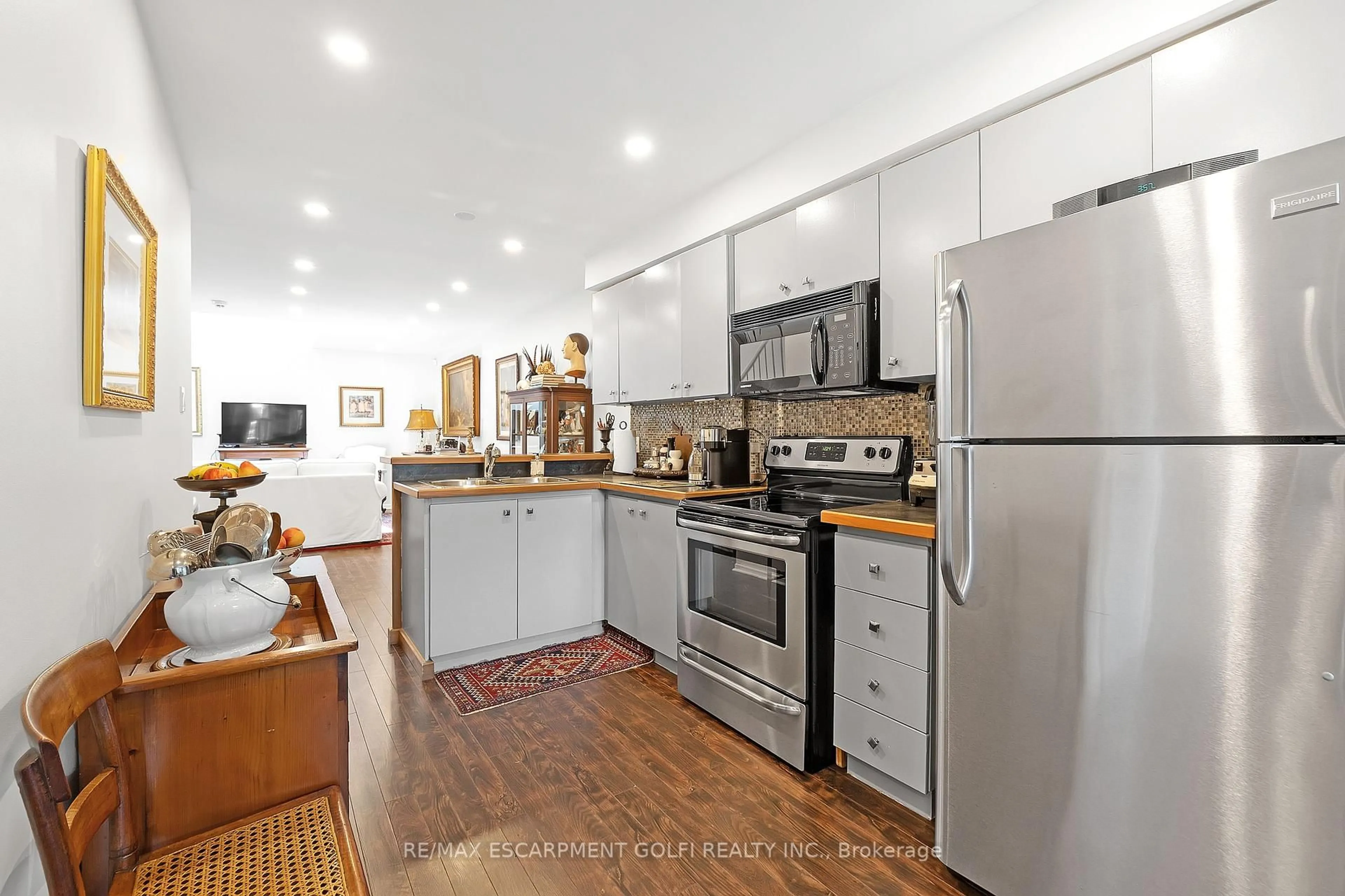 Open concept kitchen, unknown for 23 MACAULAY St #3, Hamilton Ontario L8L 1E6