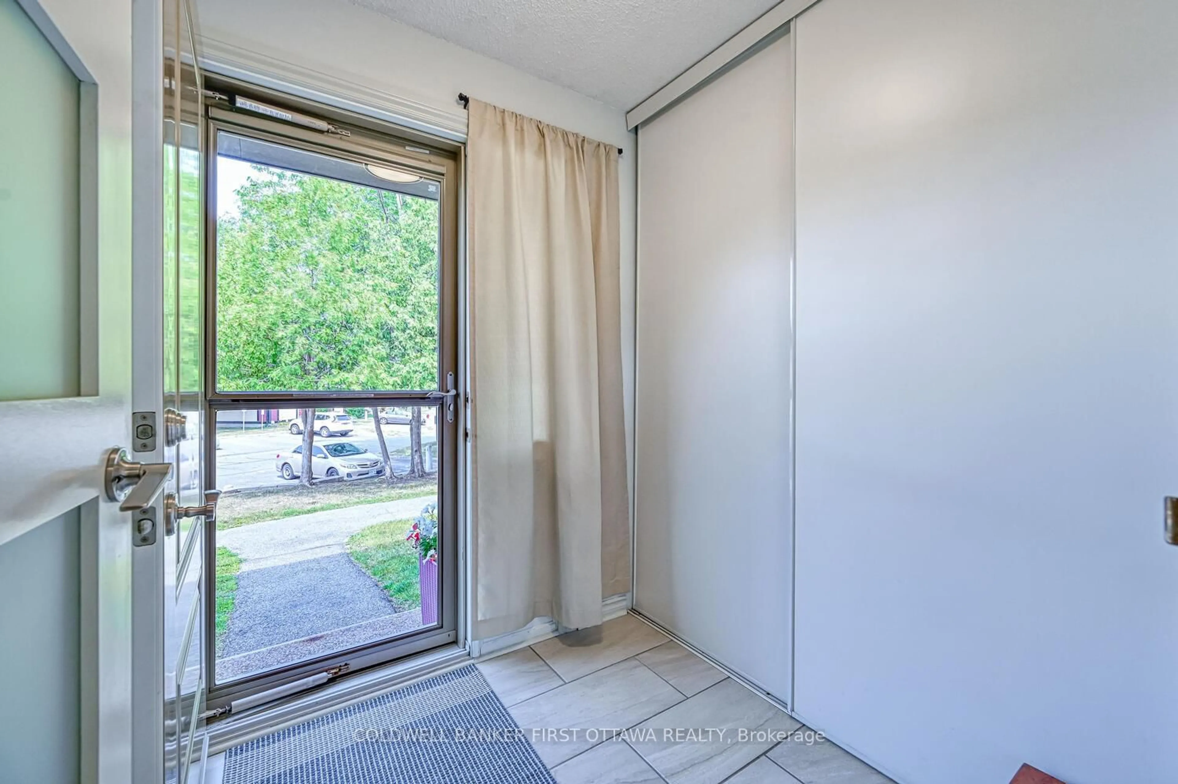 Unknown for 154 McClintock Way, Ottawa Ontario K2L 2A4