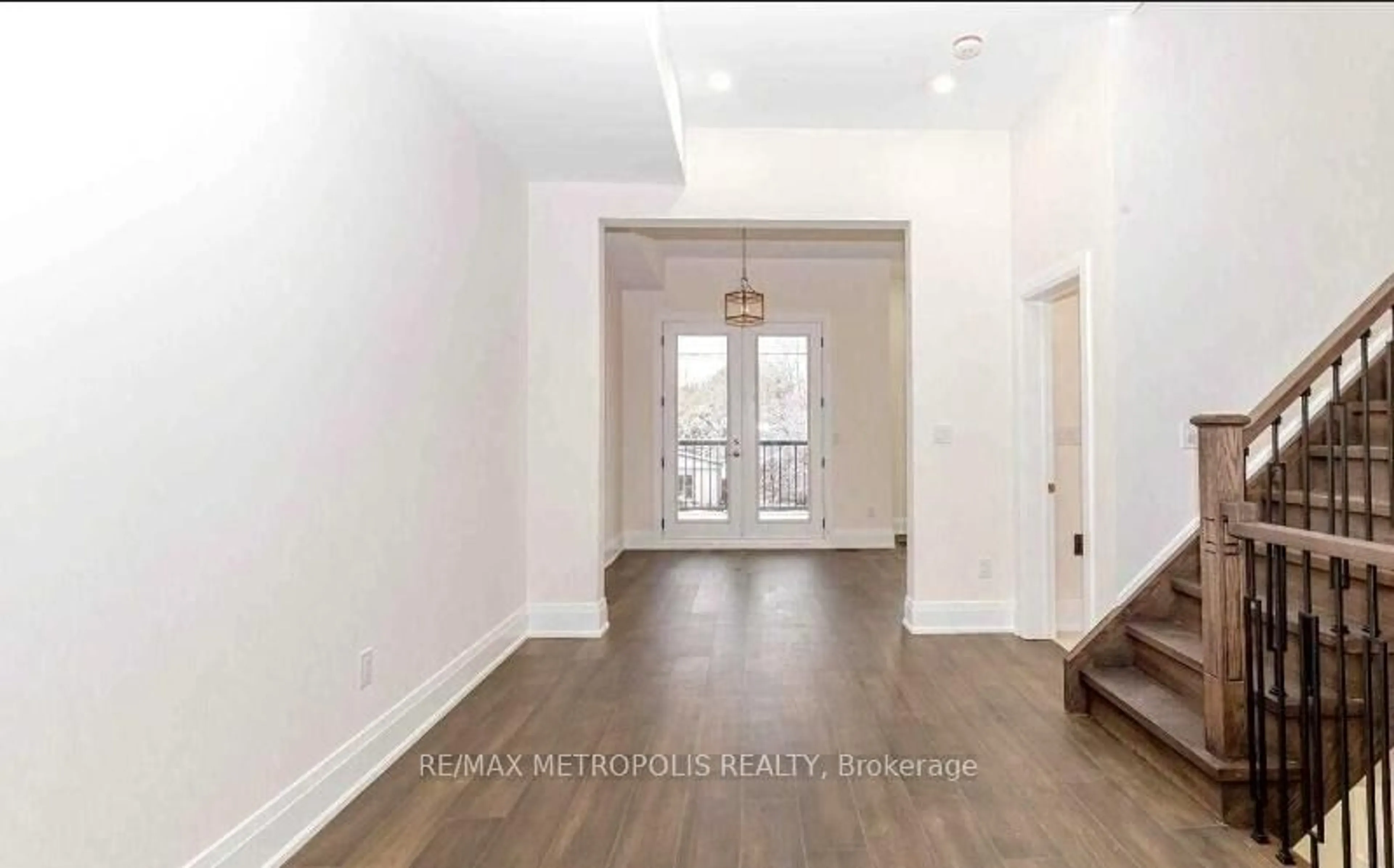 Indoor entryway for 110A Gilkison St, Brant Ontario N3T 2A3