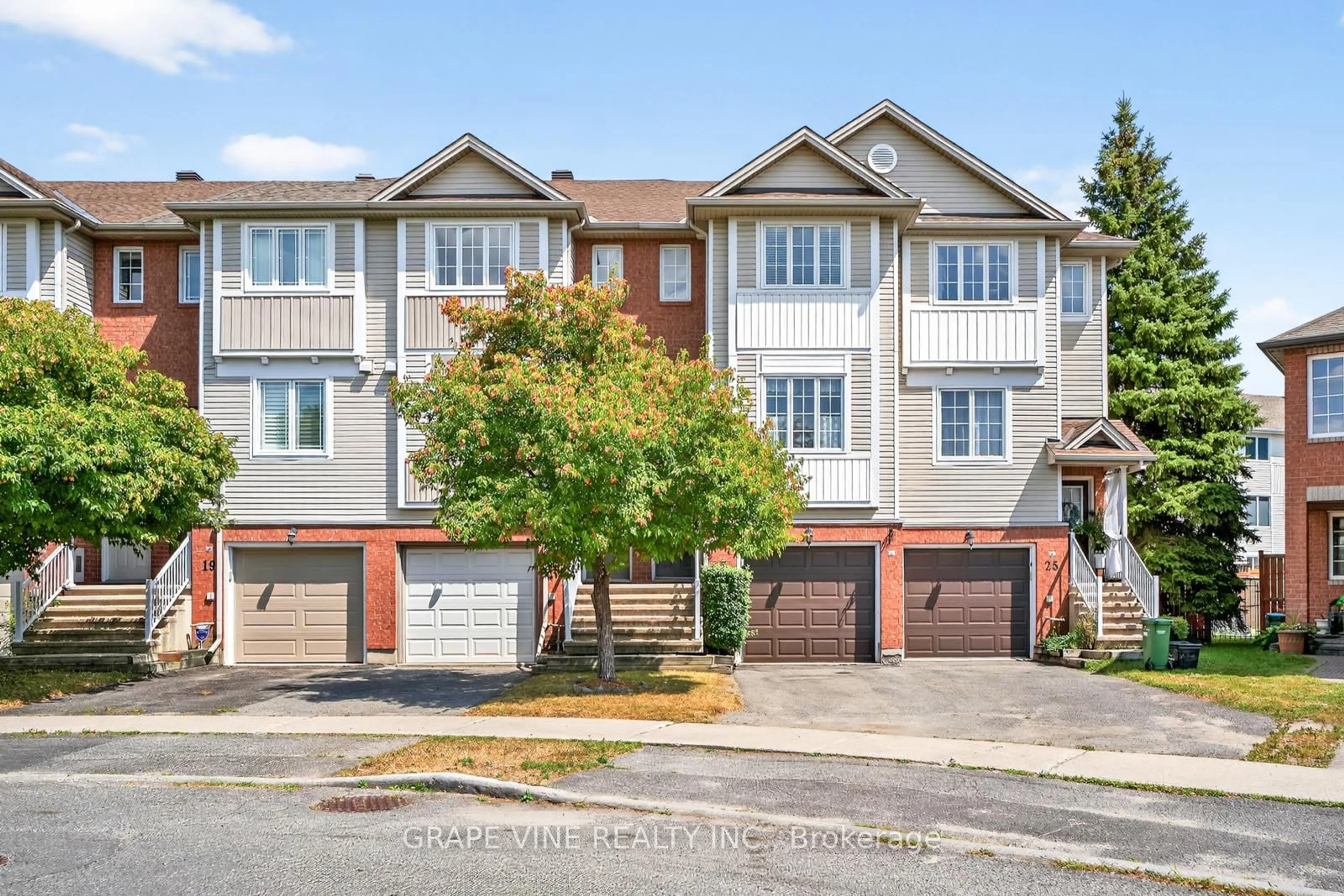 Unknown for 21 Scout St, Ottawa Ontario K2C 4B9