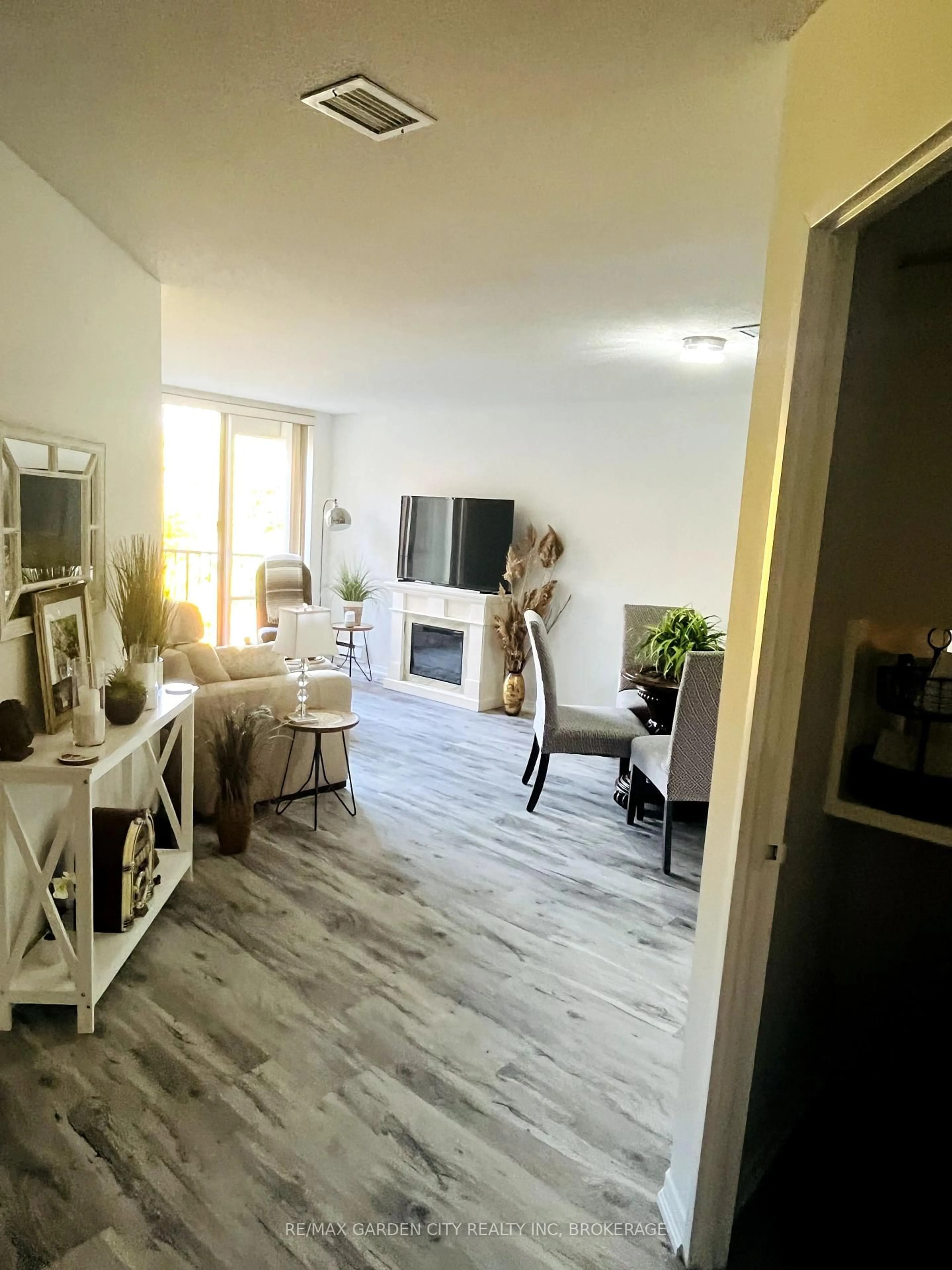 Unknown for 8111 Forest Glen Dr #504, Niagara Falls Ontario L2H 2Y7