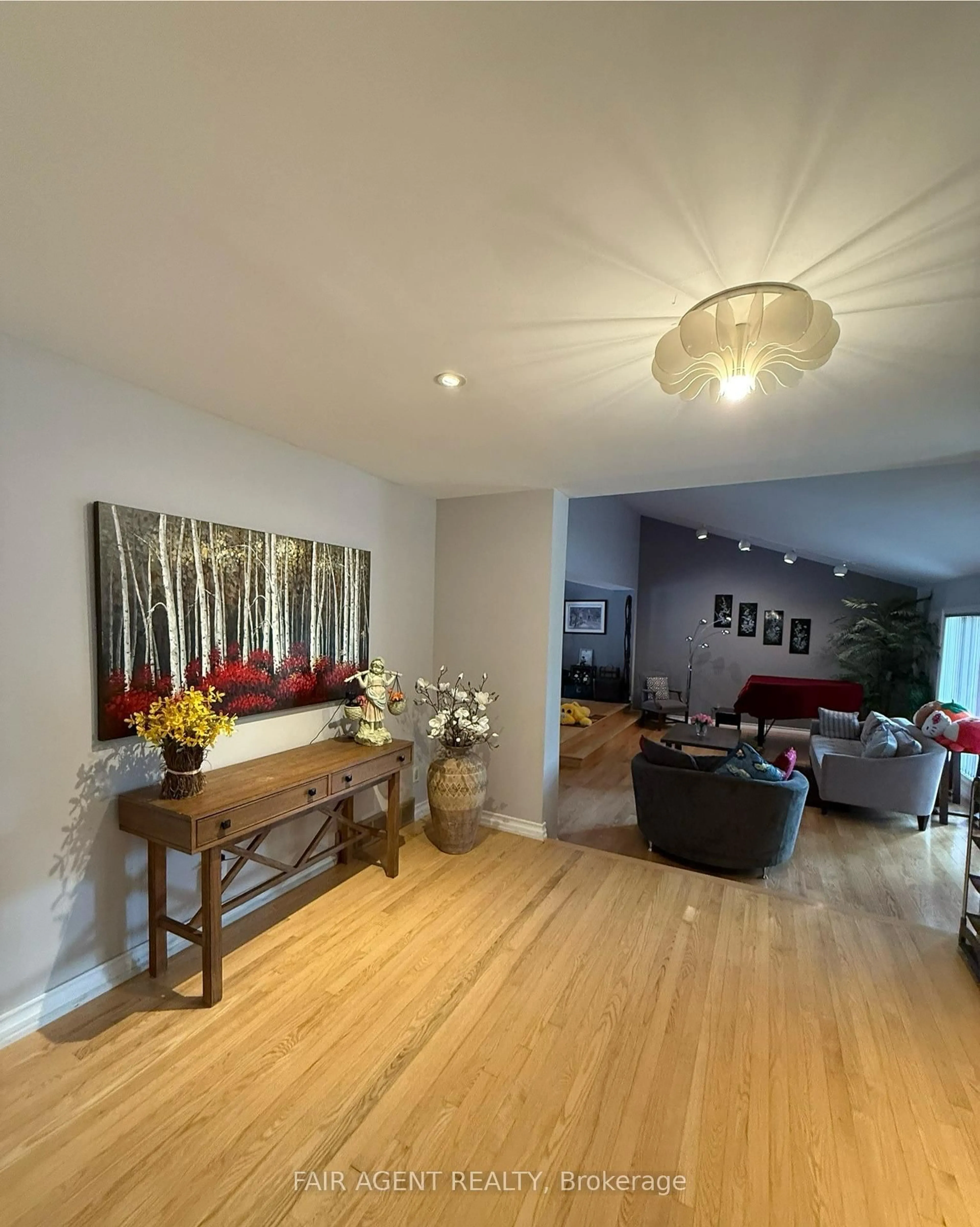 Unknown for 18 TOBIN Crt, London South Ontario N6K 3Y3