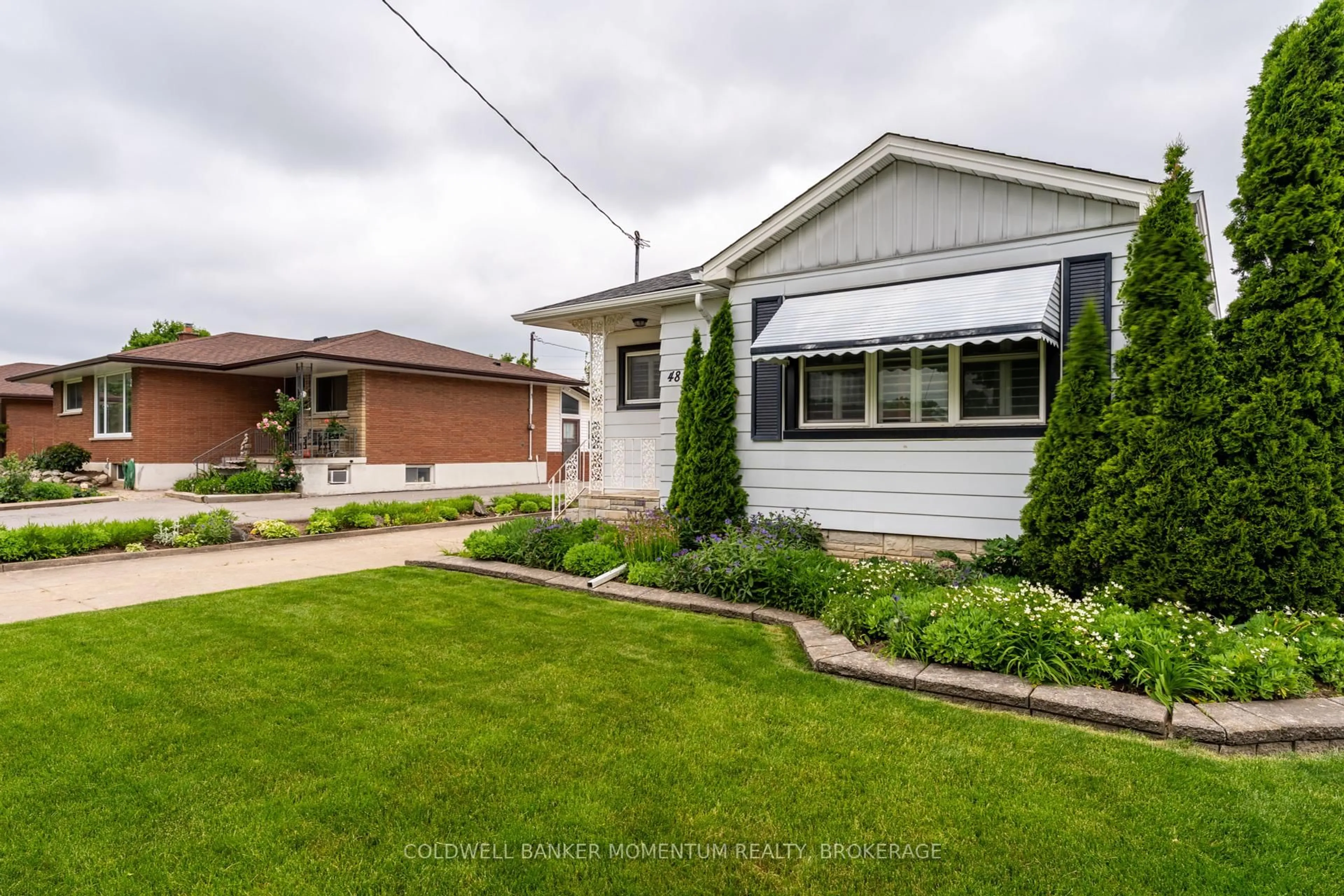 A pic from outside/outdoor area/front of a property/back of a property/a pic from drone, street for 48 Mcdonald Ave, Thorold Ontario L2V 3E6