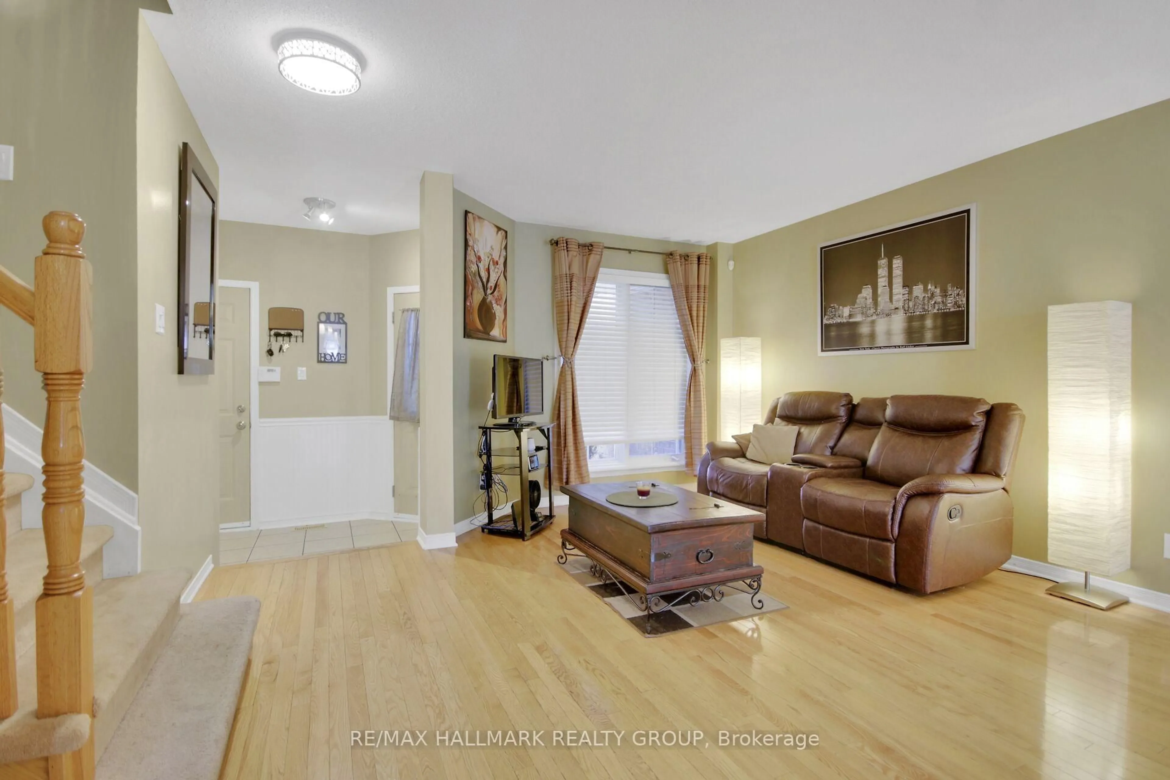 Living room with furniture, unknown for 55 Binbury Way, Ottawa Ontario K1T 4C2