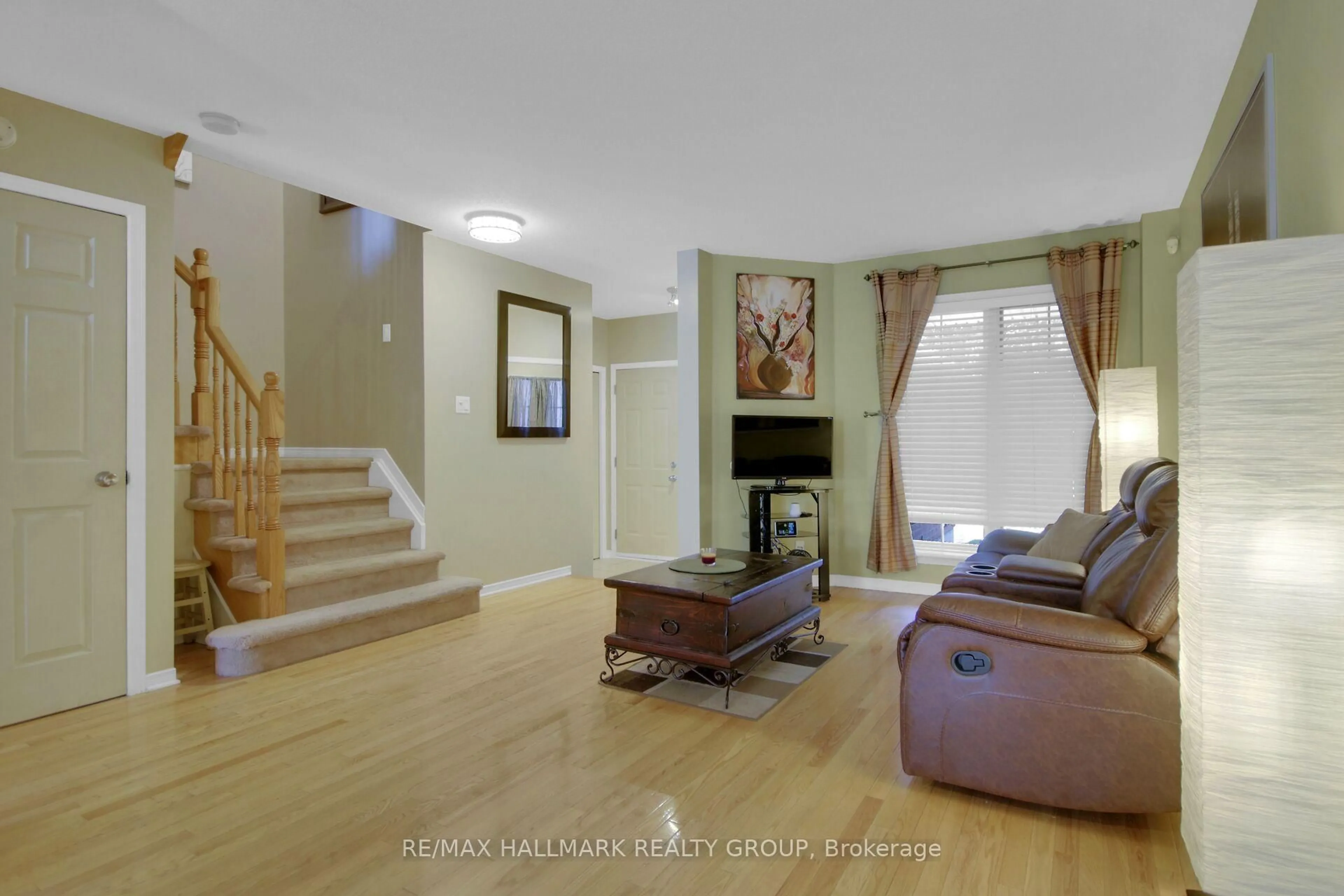 Living room with furniture, unknown for 55 Binbury Way, Ottawa Ontario K1T 4C2