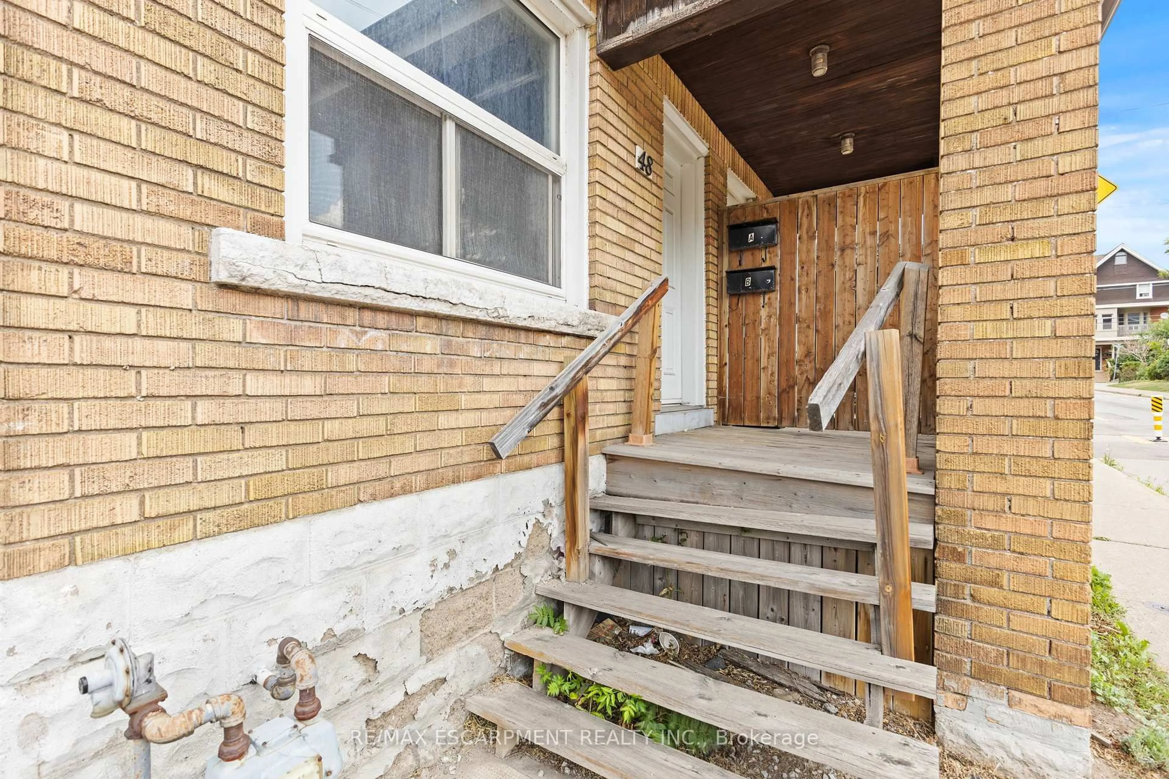 Unknown for 48 Locke St, Hamilton Ontario L8P 3Z8