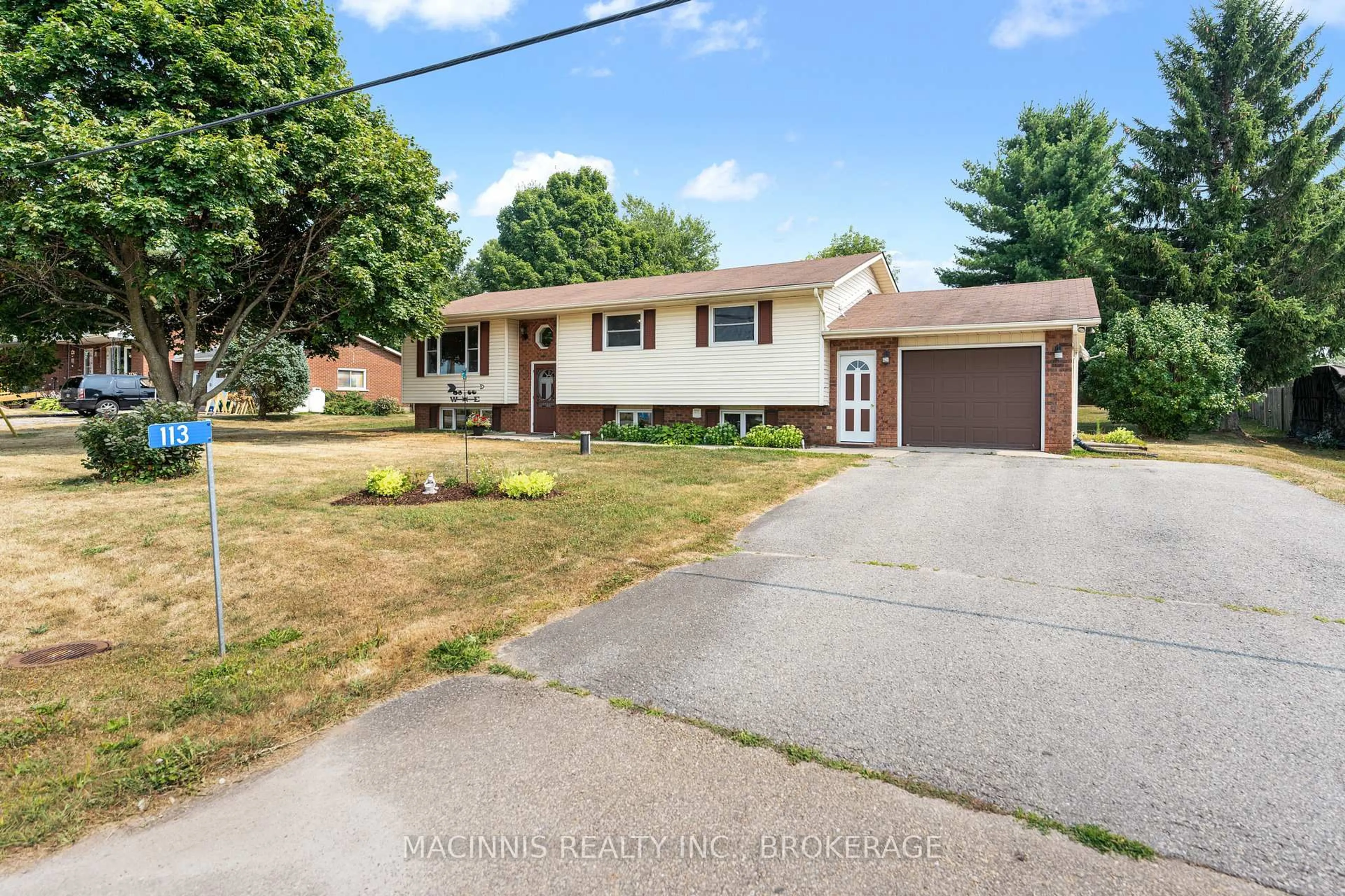 A pic from outside/outdoor area/front of a property/back of a property/a pic from drone, street for 113 Main St, Leeds and the Thousand Islands Ontario K0H 2N0