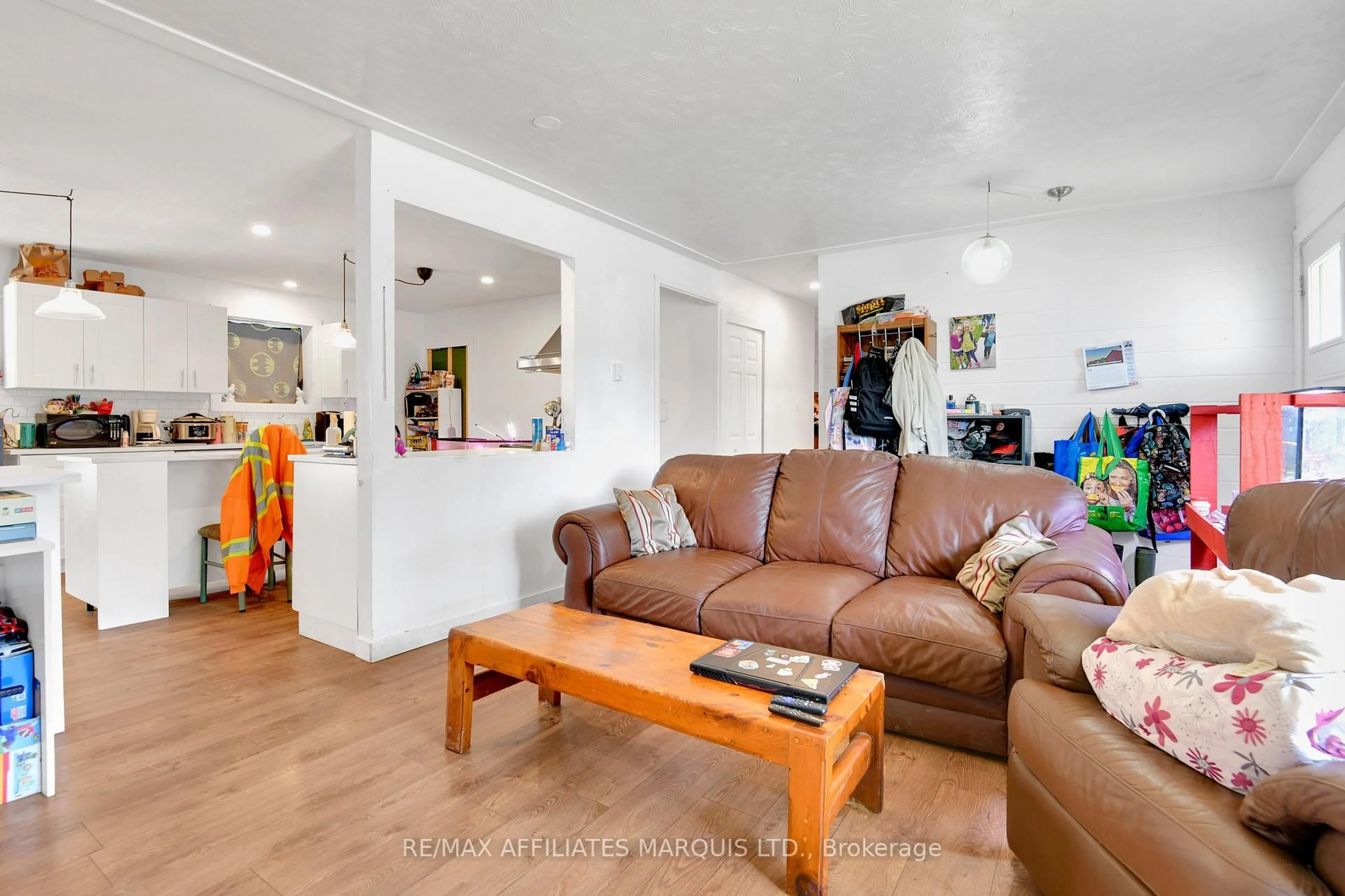 Living room with furniture, unknown for 1340 Alfred St, Cornwall Ontario K6J 4Z8