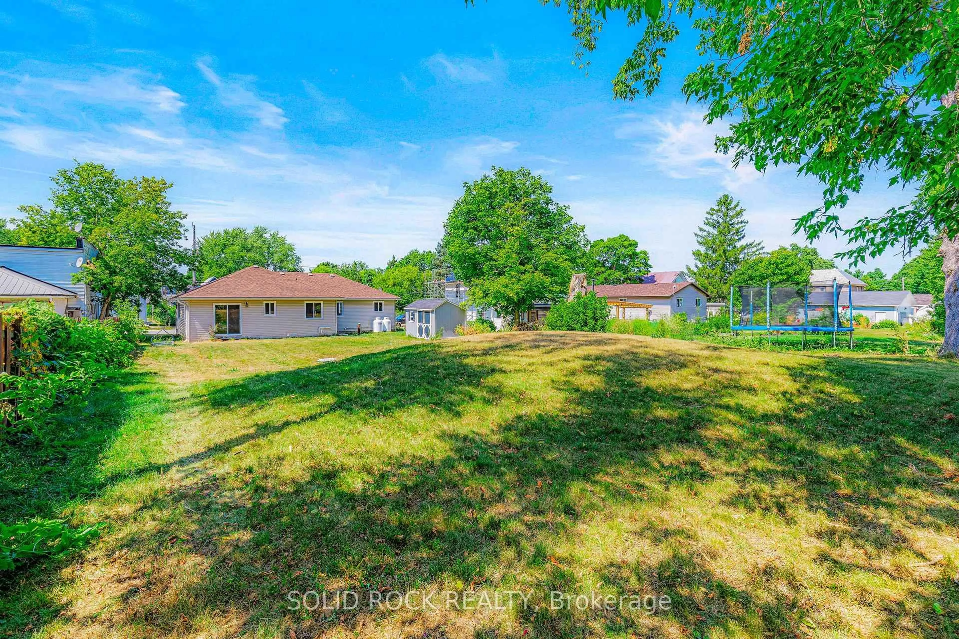 A pic from outside/outdoor area/front of a property/back of a property/a pic from drone, unknown for 167 Main St, Leeds and the Thousand Islands Ontario K0H 2N0