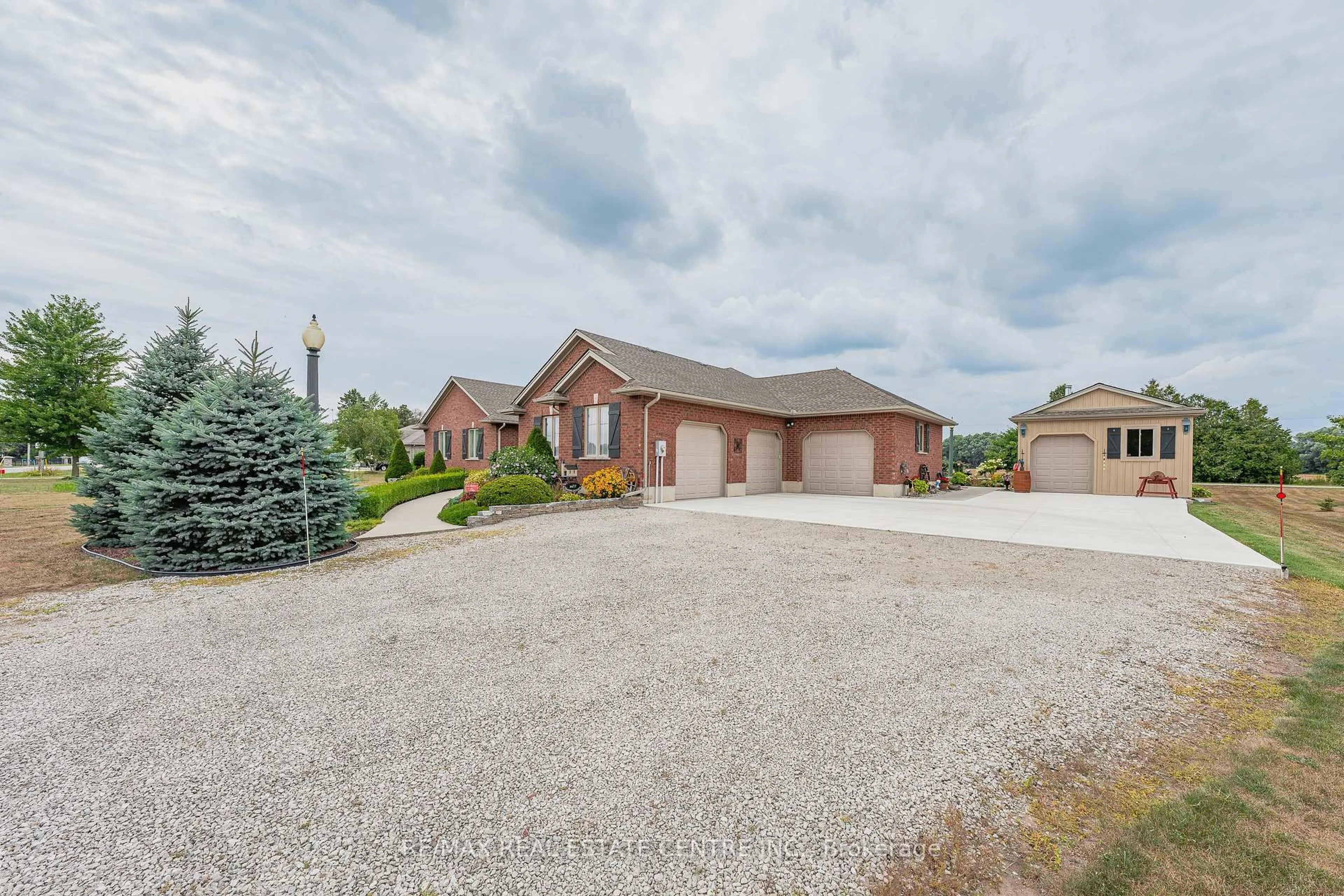 A pic from outside/outdoor area/front of a property/back of a property/a pic from drone, street for 172 highway 53, Brant Ontario N0B 1B0