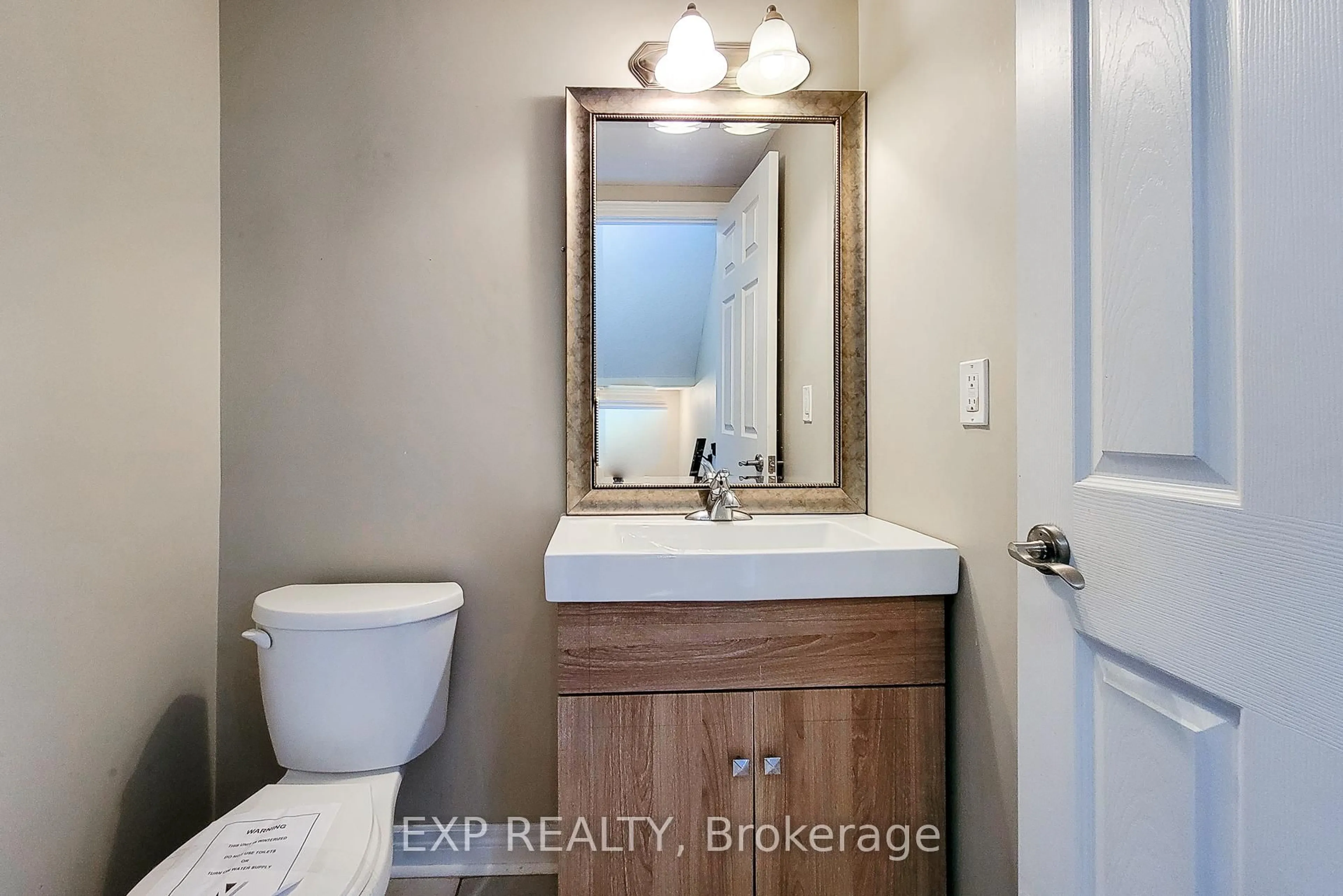 Standard bathroom, ceramic/tile floor for 113 Keith Cres, Niagara-on-the-Lake Ontario L0J 1J0
