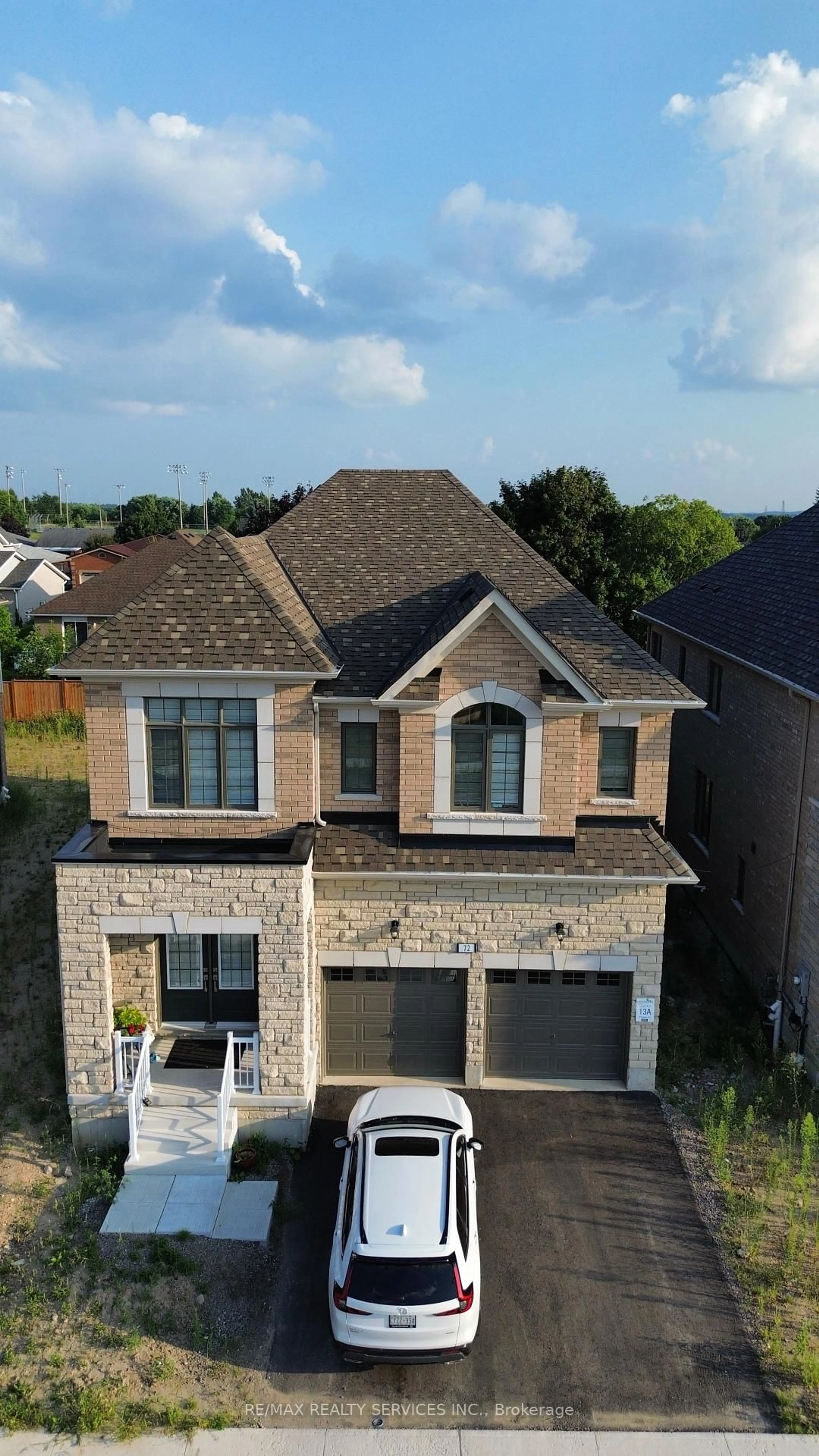 Home with brick exterior material, building for 72 Paperbirch Dr, Cambridge Ontario N1T 0G8