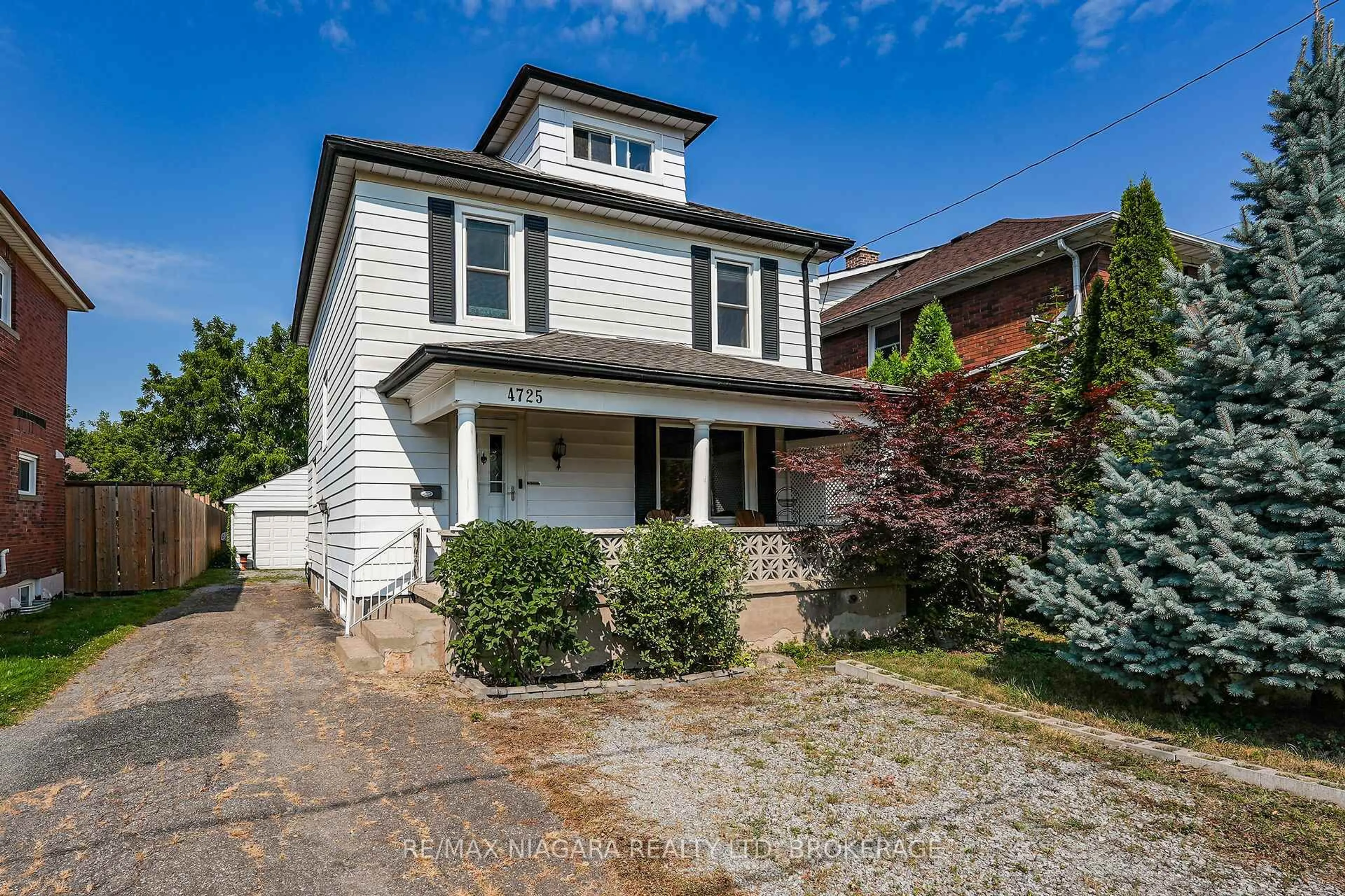 Home with brick exterior material, street for 4725 Third Ave, Niagara Falls Ontario L2E 4L7