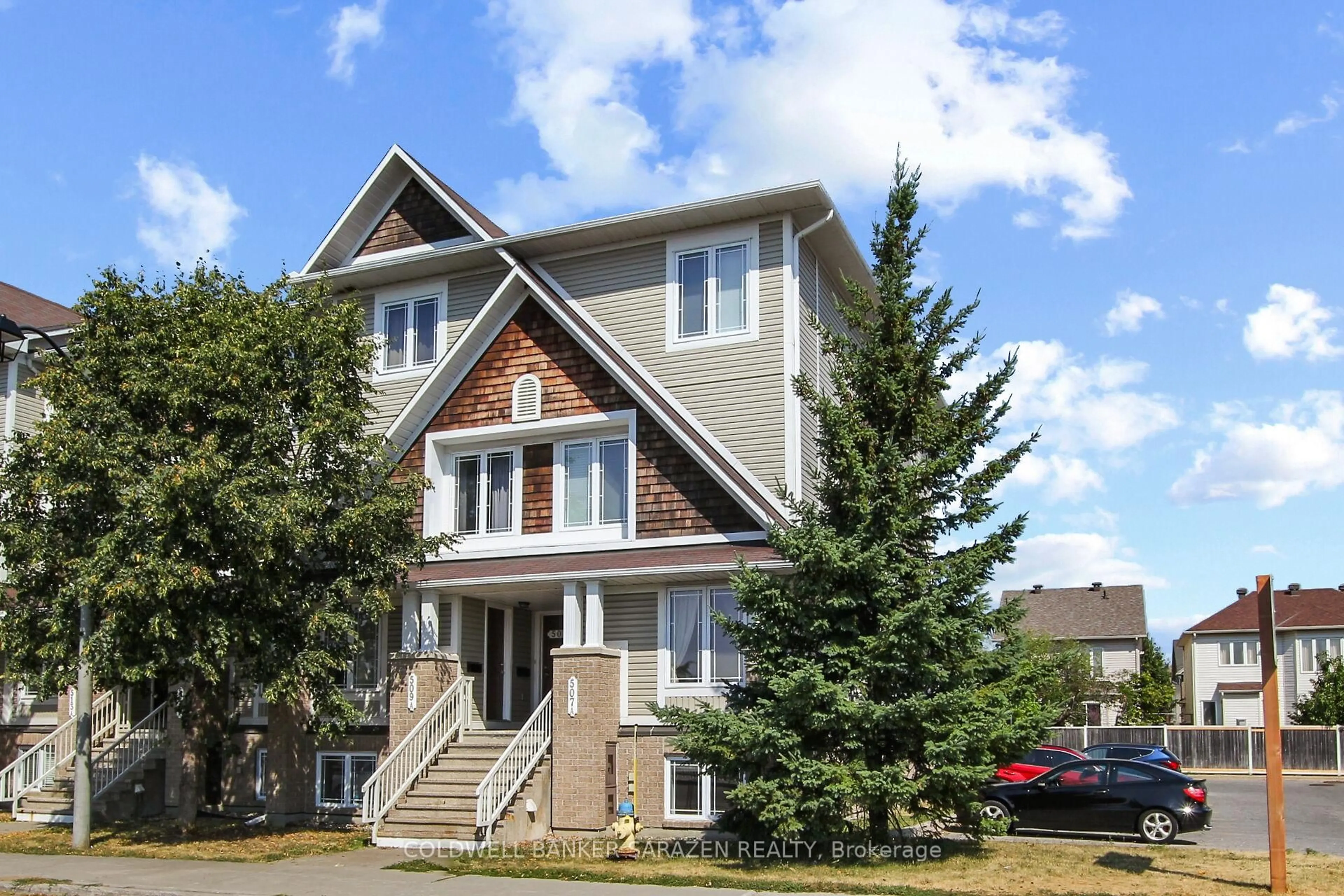 Home with vinyl exterior material, unknown for 507A chapman mills Dr, Ottawa Ontario K2J 0M8