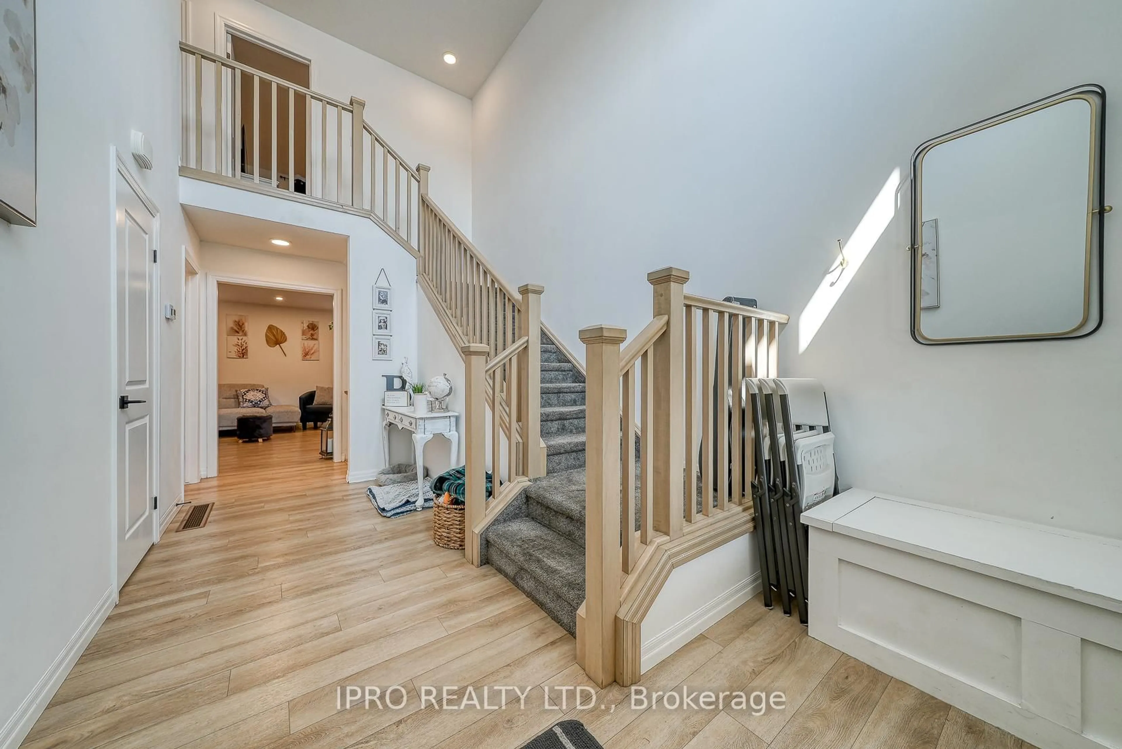 Indoor entryway for 15 Curren Cres, Tillsonburg Ontario N4G 0J3