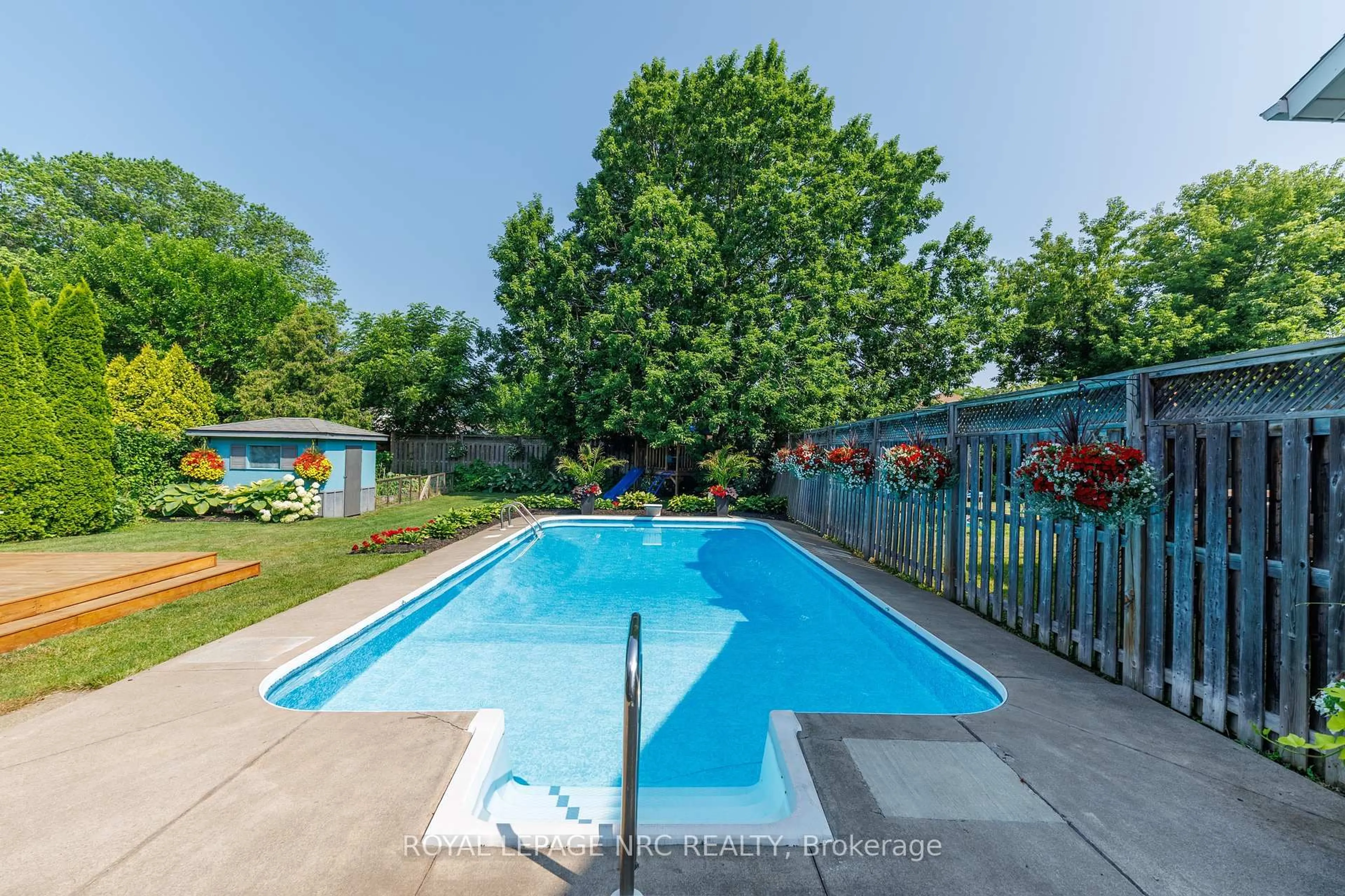 Pool for 11 Stephen St, St. Catharines Ontario L2N 6S4