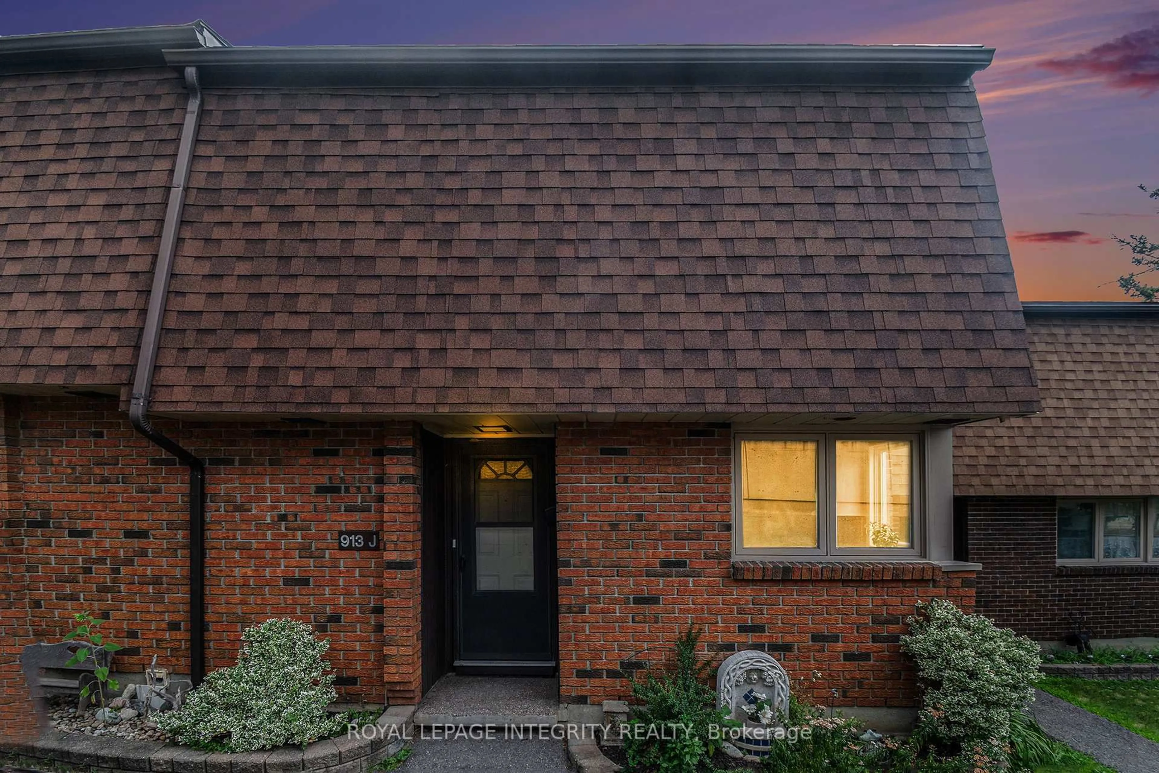 Home with brick exterior material, street for 913J Elmsmere Rd, Ottawa Ontario K1J 8G4