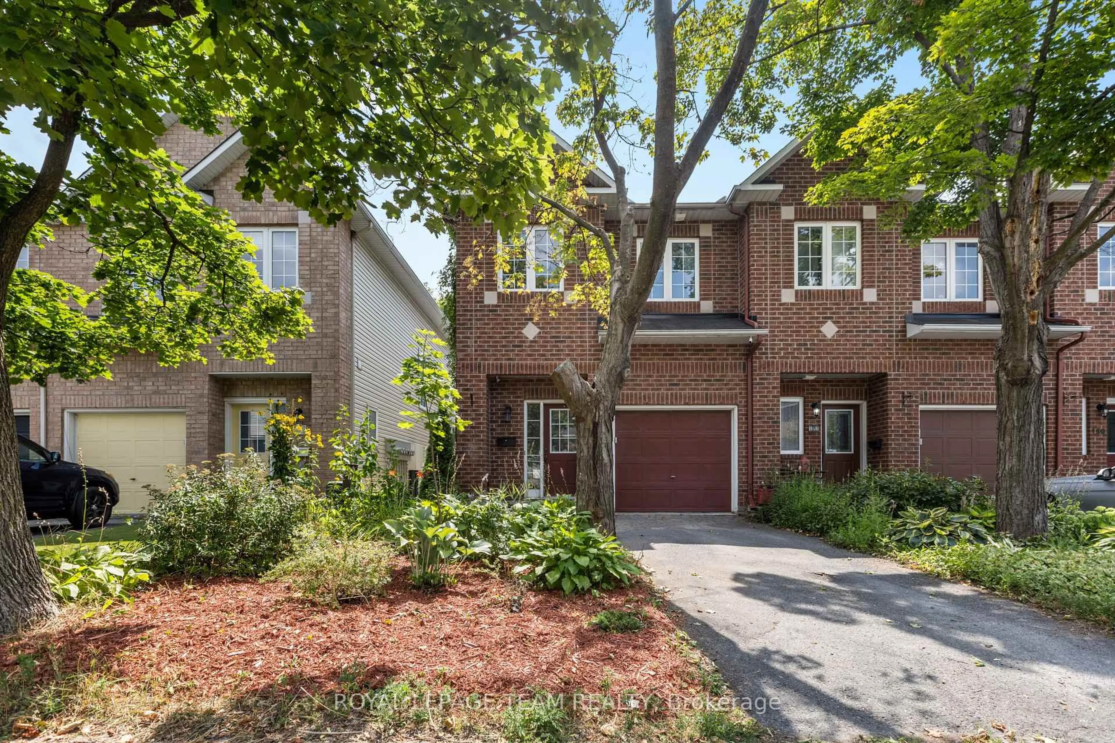Home with brick exterior material, street for 194 Glynn Ave, Ottawa Ontario K1K 4Y3