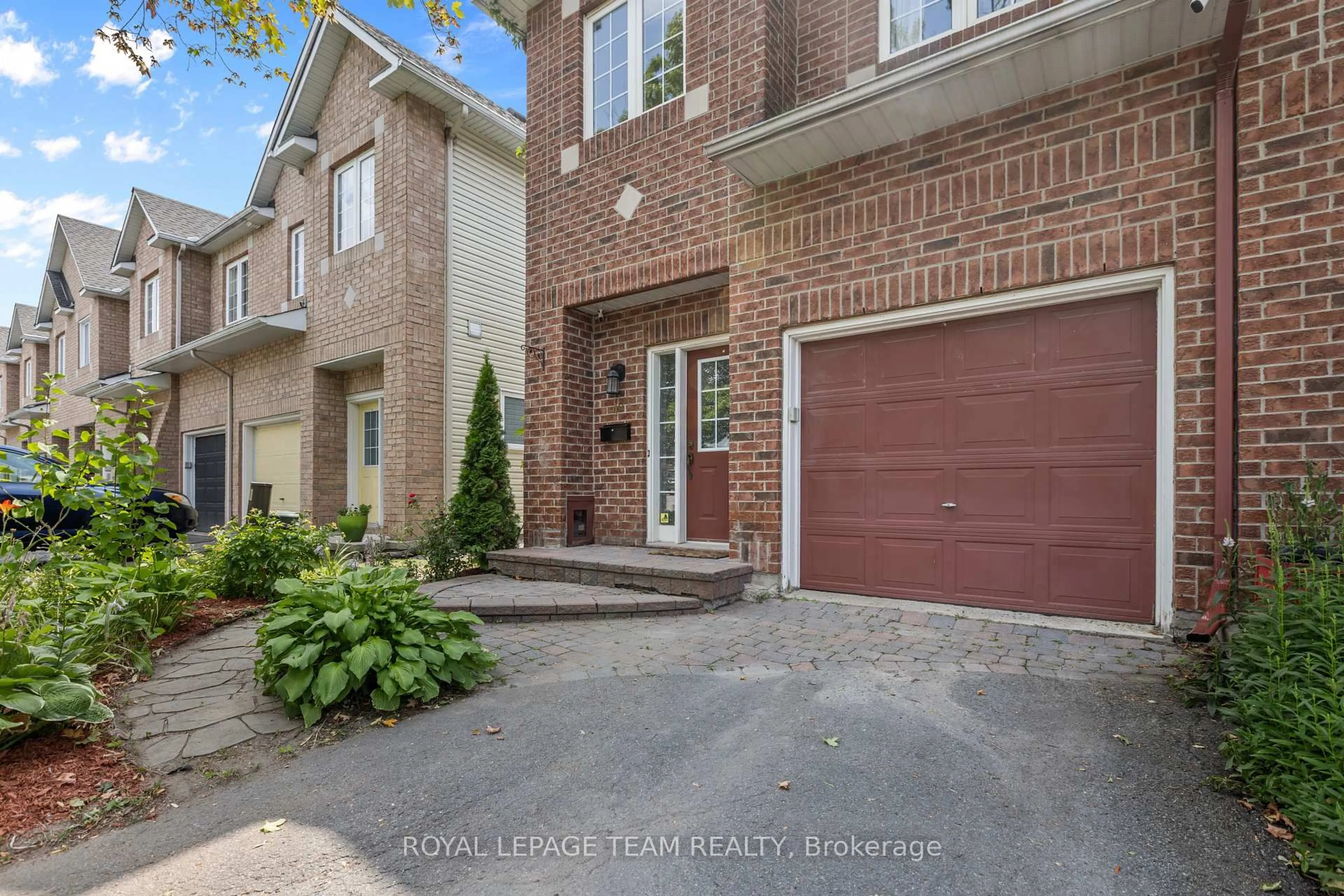 Home with brick exterior material, street for 194 Glynn Ave, Ottawa Ontario K1K 4Y3