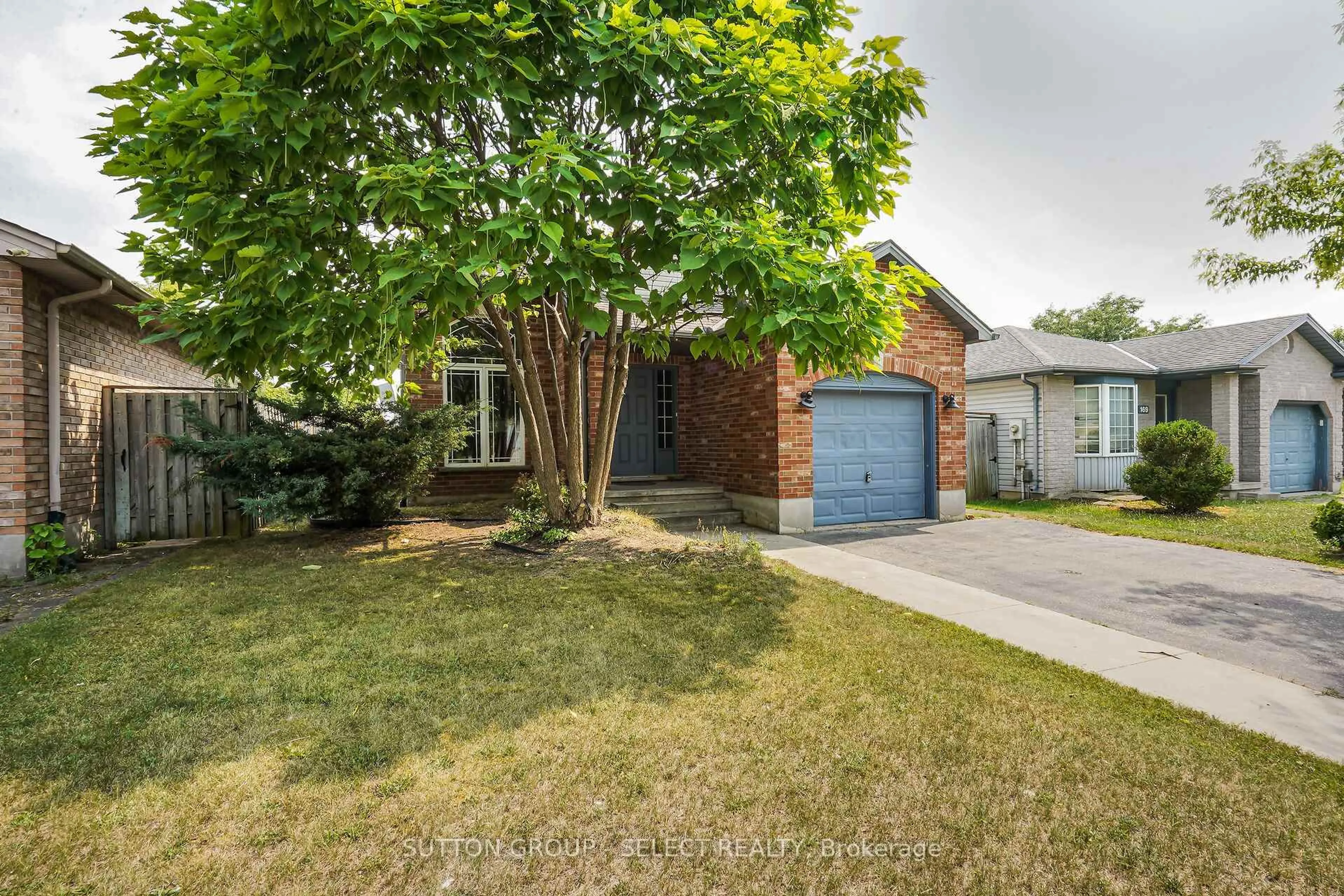 Home with brick exterior material, street for 165 THURMAN Circ, London East Ontario N5Z 4V1