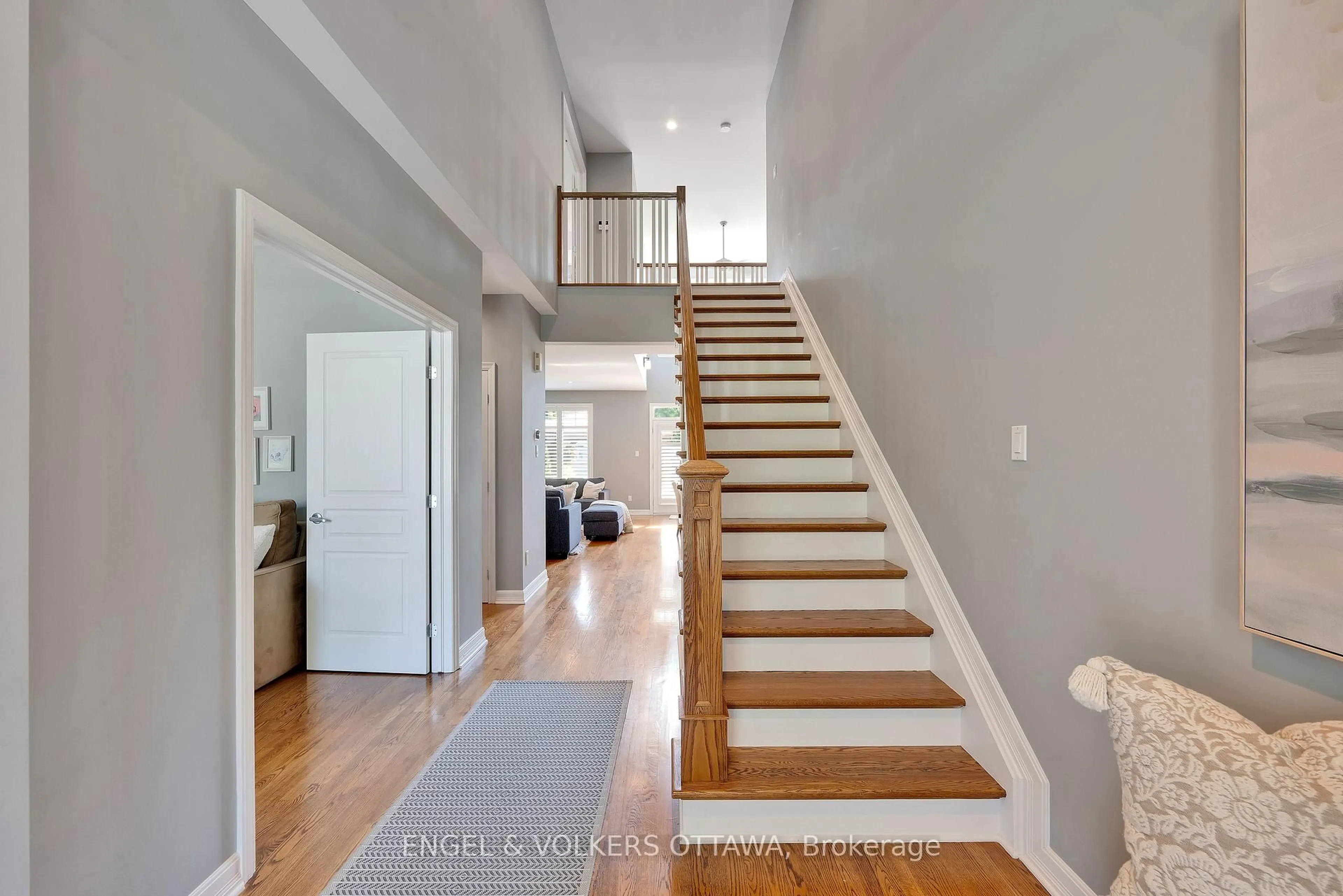 Unknown for 12 Oakbriar Cres, Ottawa Ontario K2J 5E9