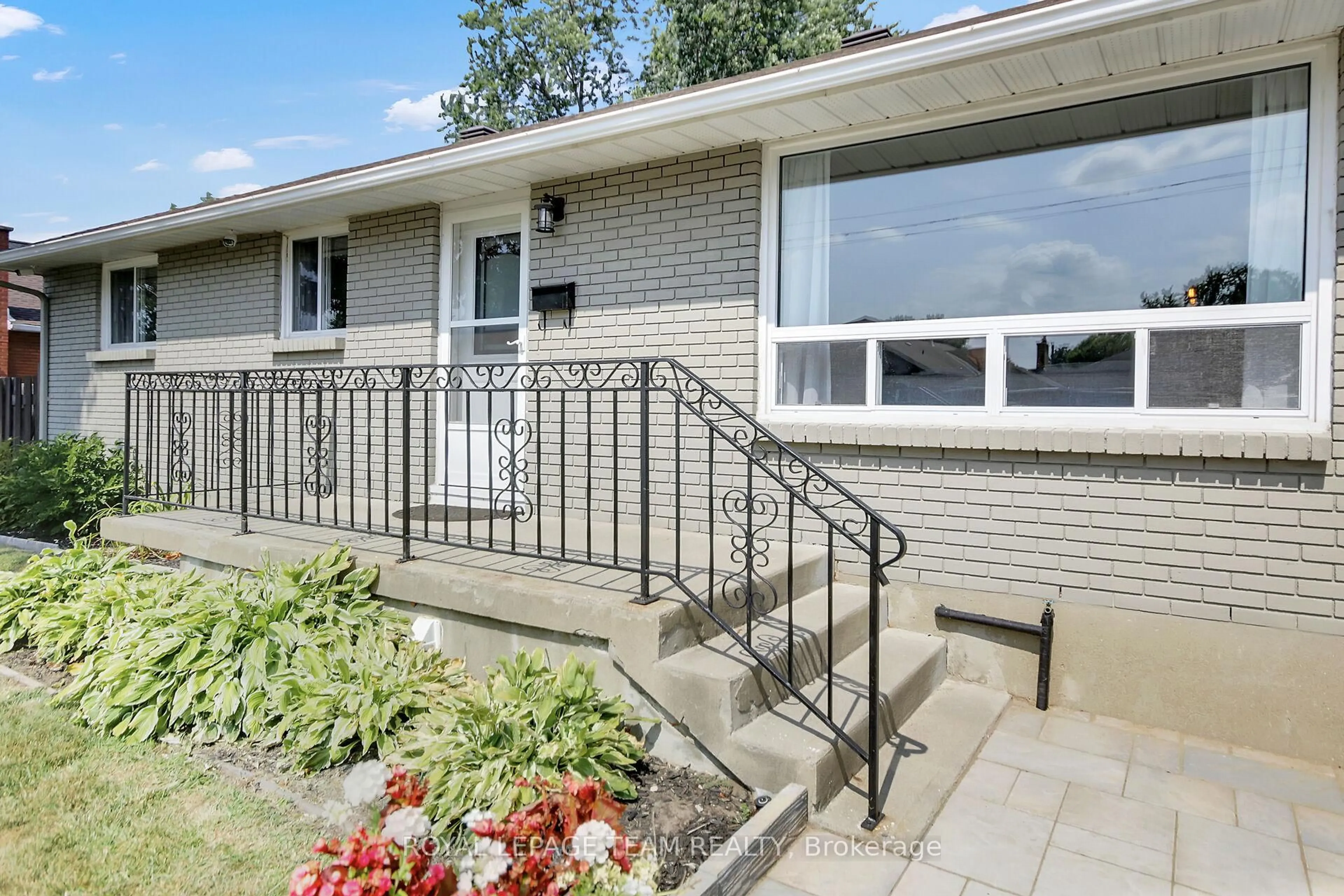 Unknown for 43 Epworth Ave, Ottawa Ontario K2G 2L8