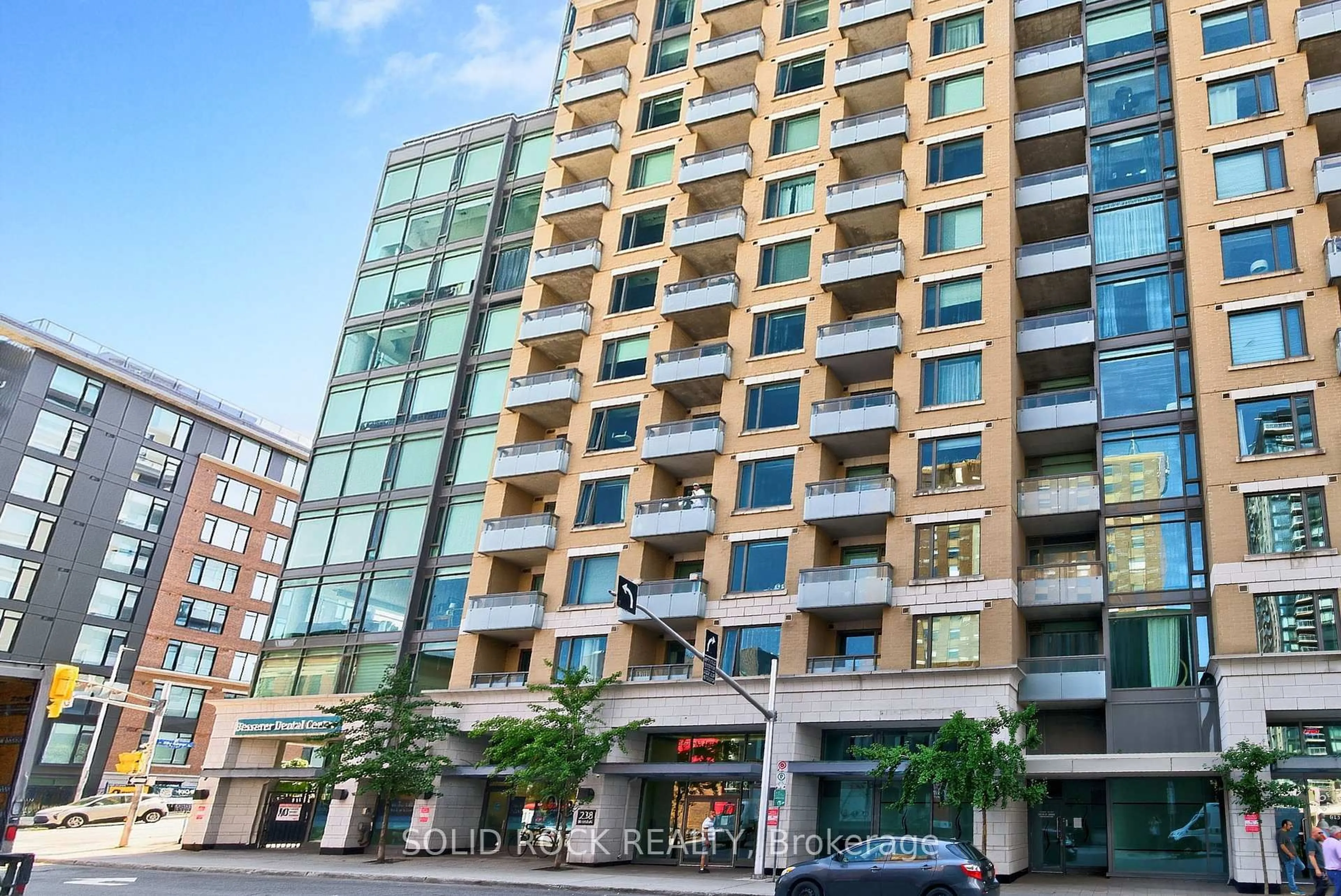 Patio, building for 238 Besserer St #703, Ottawa Ontario K1N 6B1