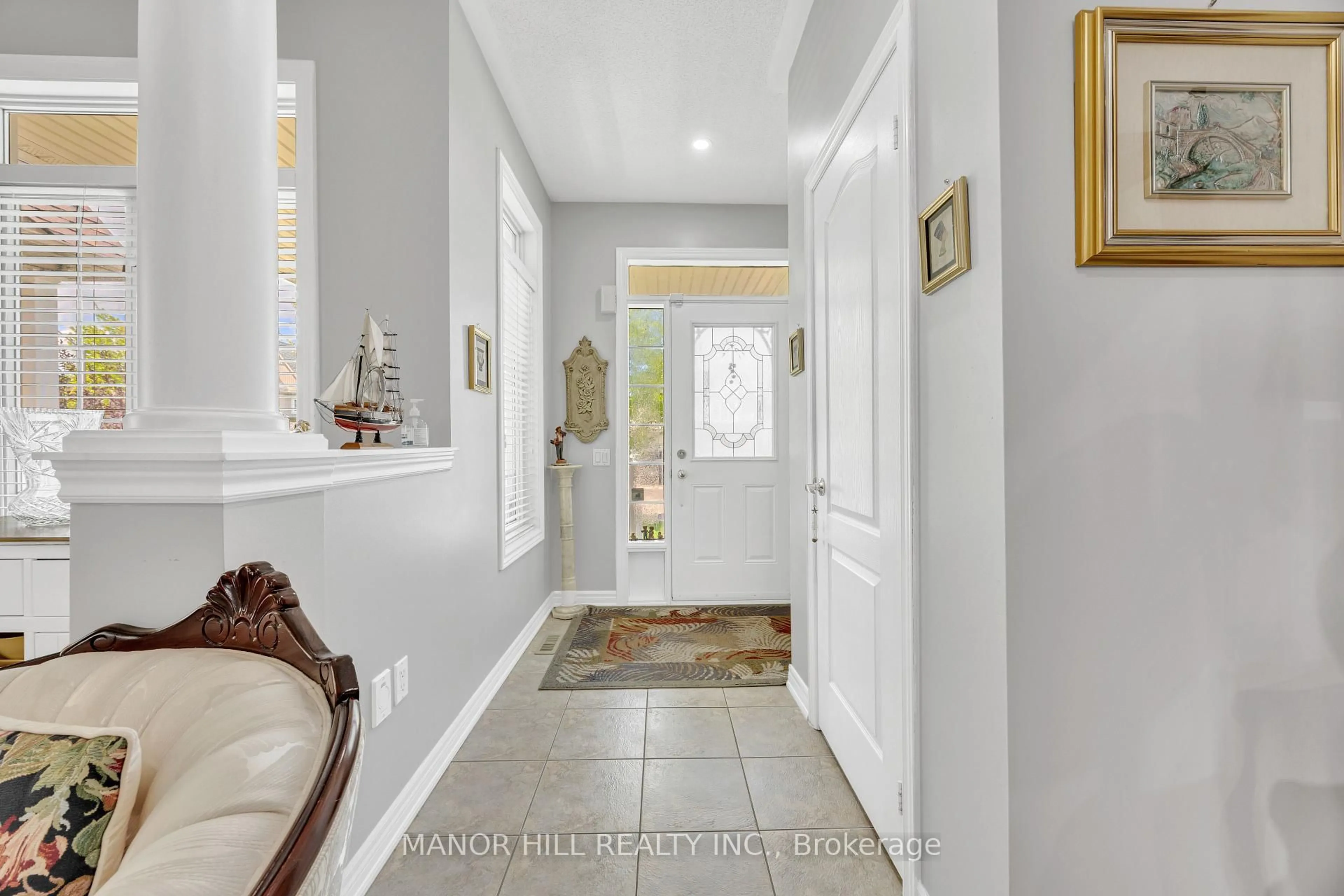Indoor entryway for 245 Berry St, Shelburne Ontario L9V 3E1