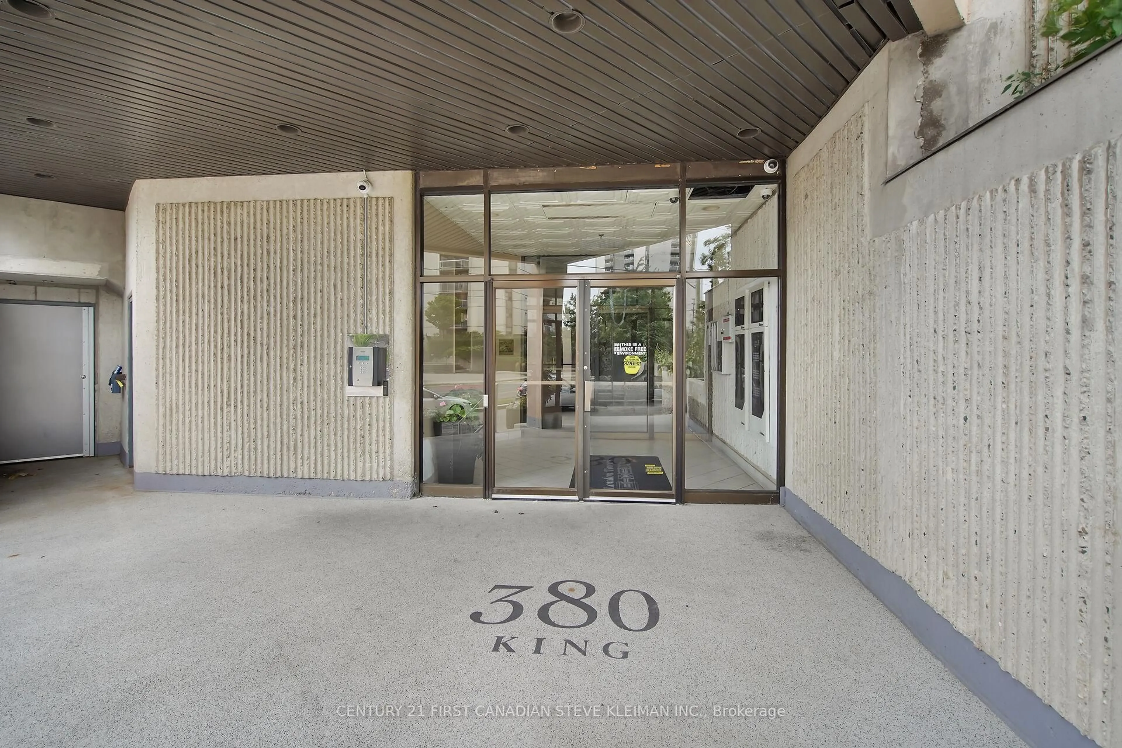 Indoor foyer for 380 King St #703, London East Ontario N6B 3L6