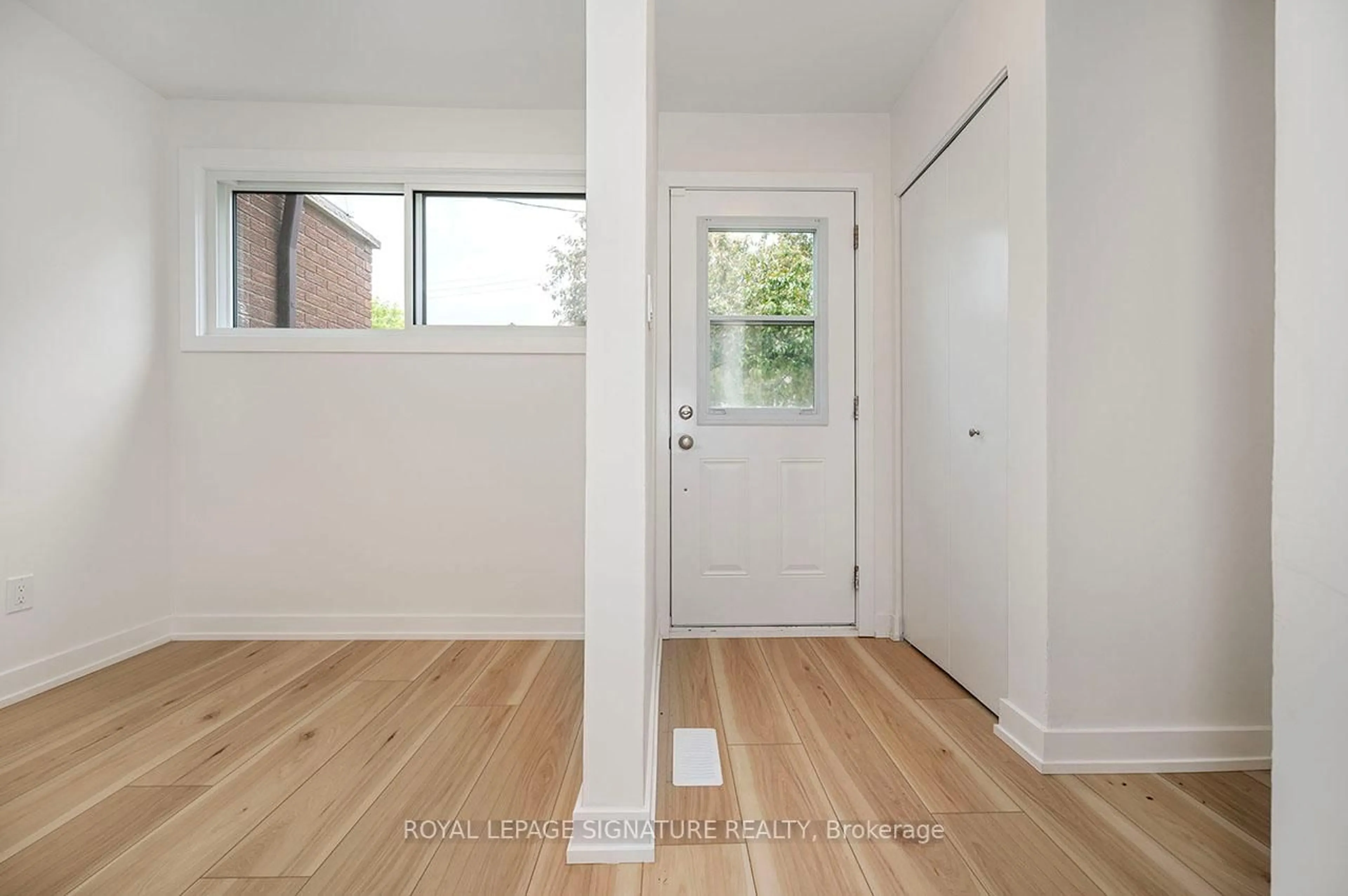 Indoor entryway for 73 Woodman Dr, Hamilton Ontario L8H 2M6