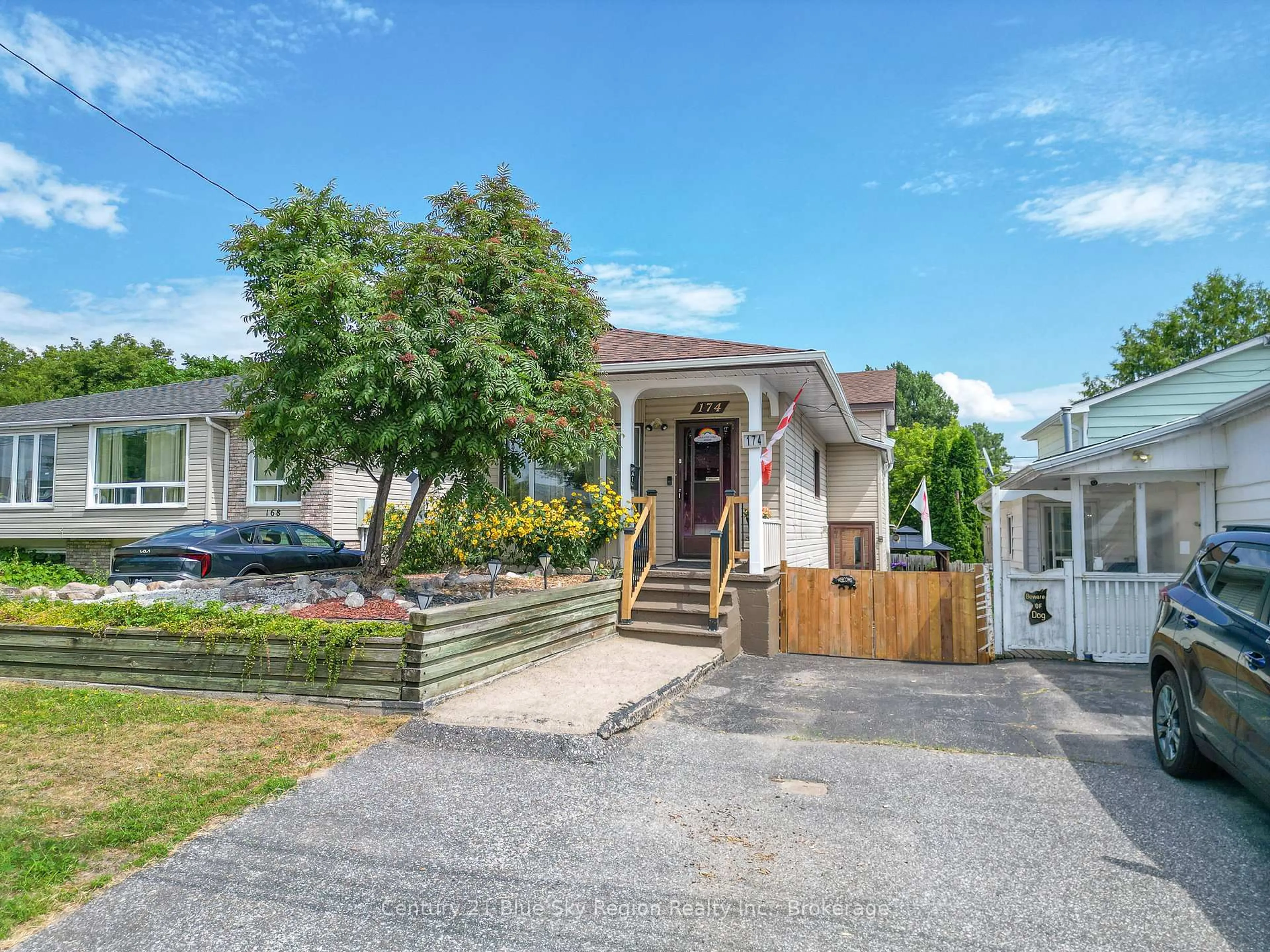 A pic from outside/outdoor area/front of a property/back of a property/a pic from drone, street for 174 Princess St, North Bay Ontario P1B 1P7