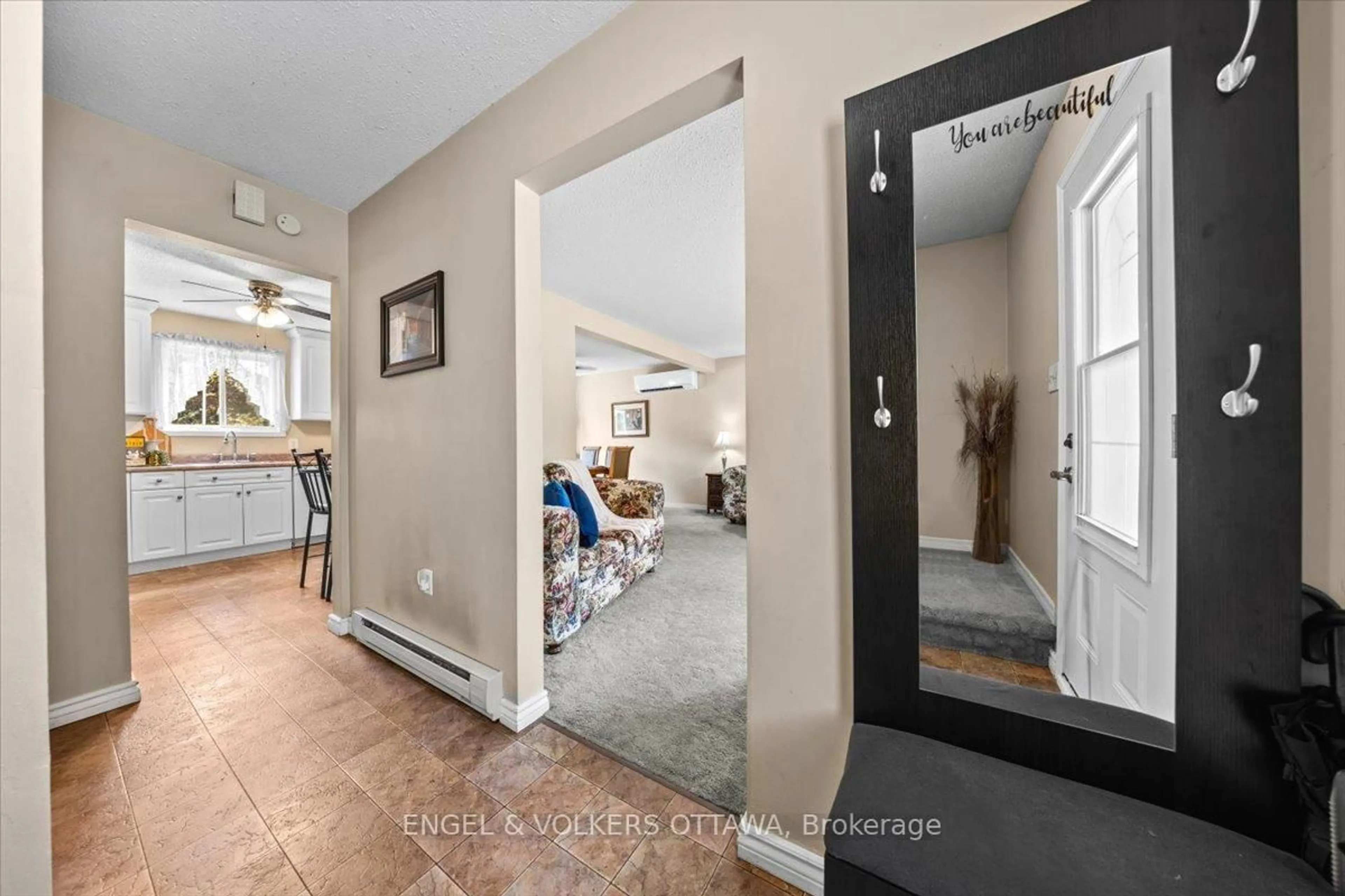 Indoor entryway for 518 Oxford St, North Grenville Ontario K0G 1J0