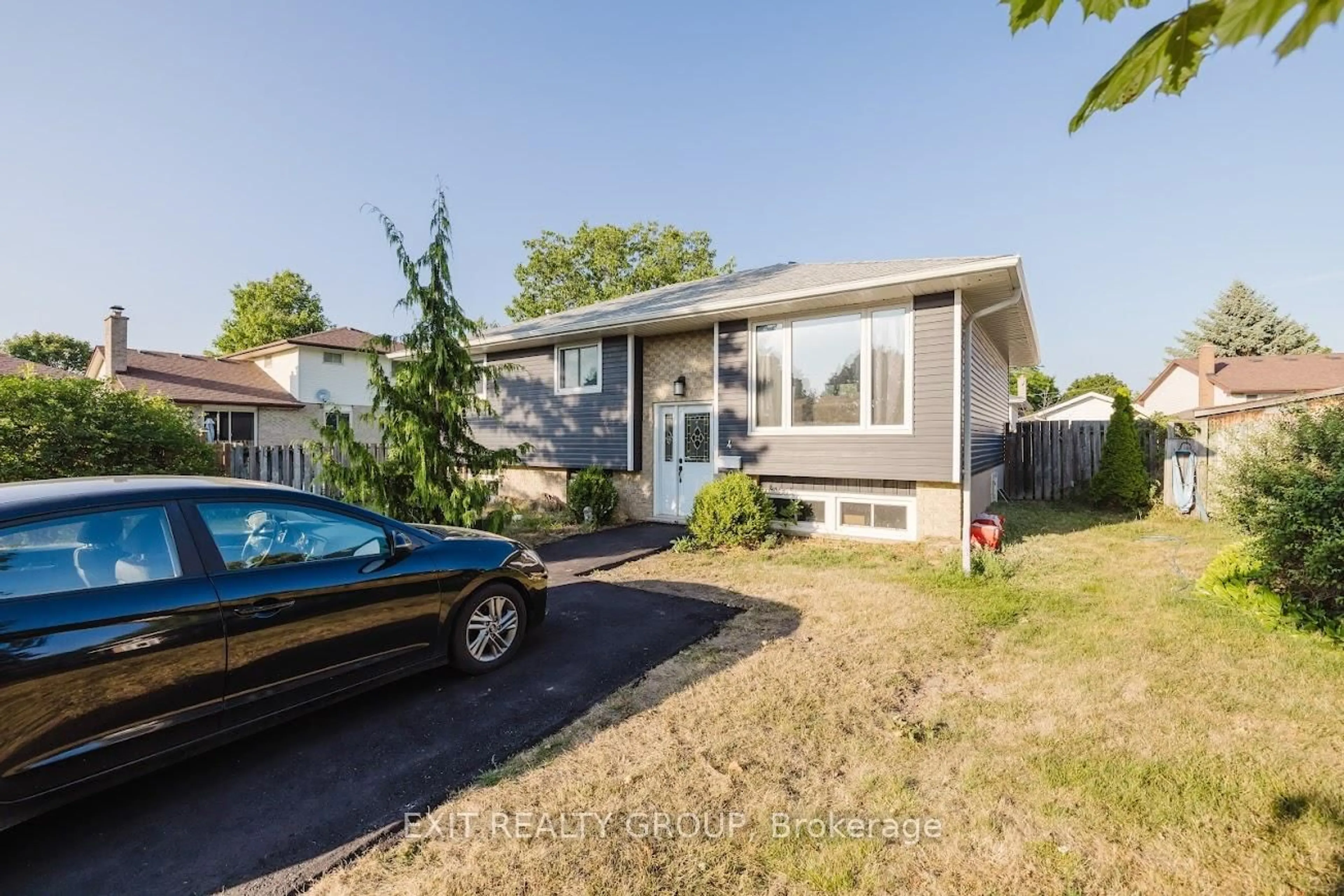 Home with vinyl exterior material, street for 4 Dixie Pl, Belleville Ontario K8P 5A9