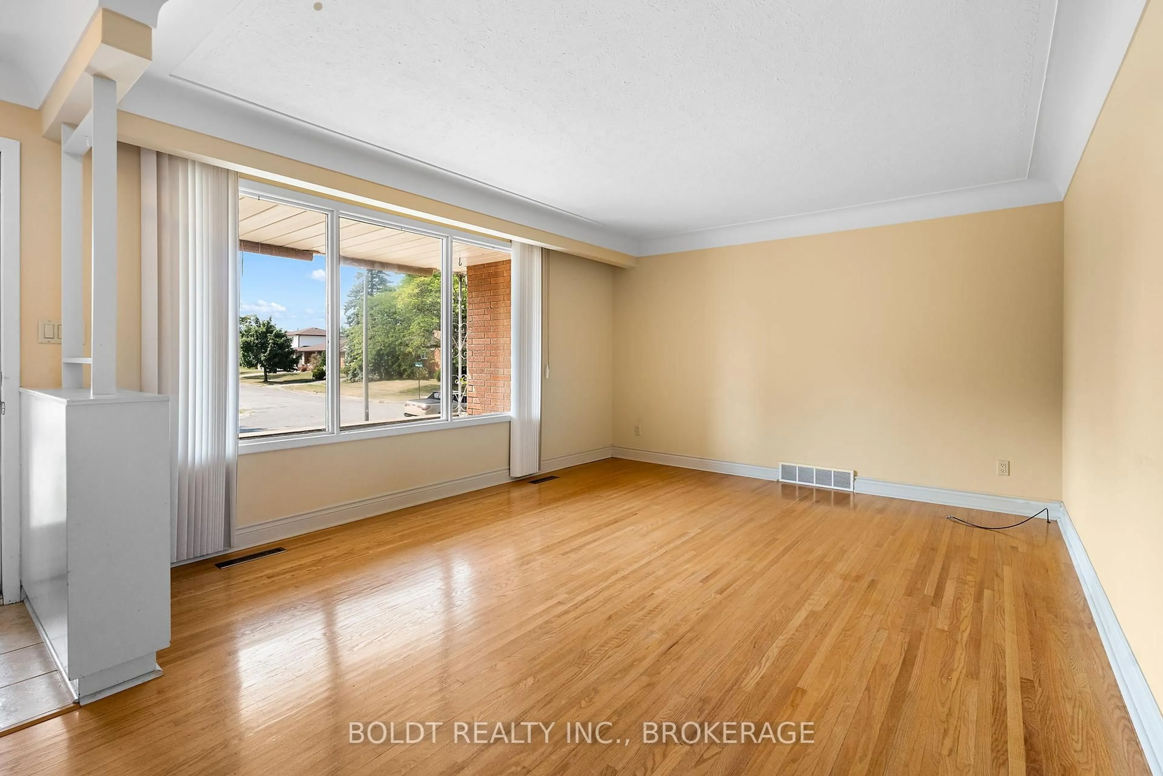 A pic of a room for 7 Eastdale Cres, Welland Ontario L3B 1E6