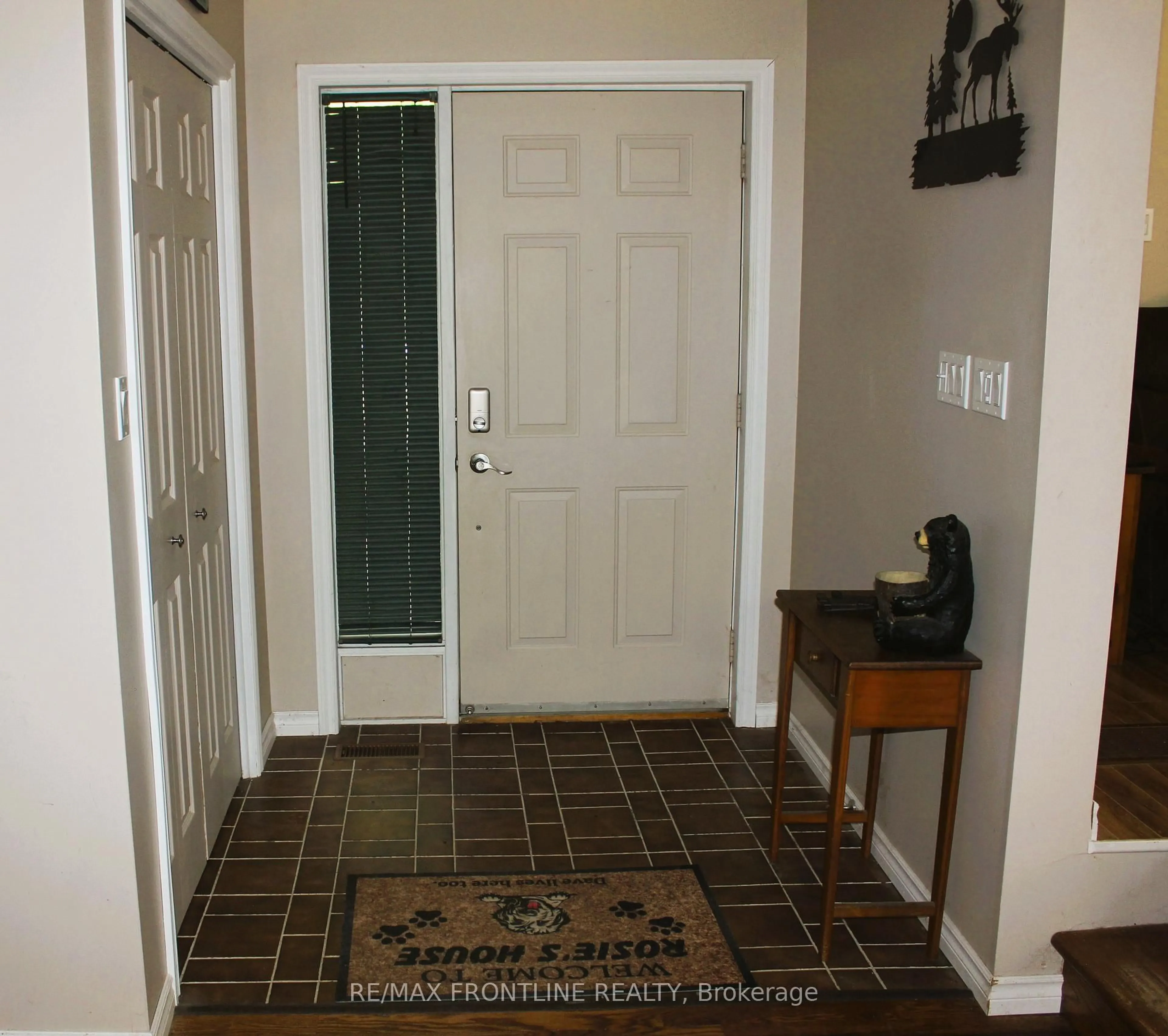 Indoor entryway for 1943 Drummond Concession 4C, Perth Ontario K7H 3C8